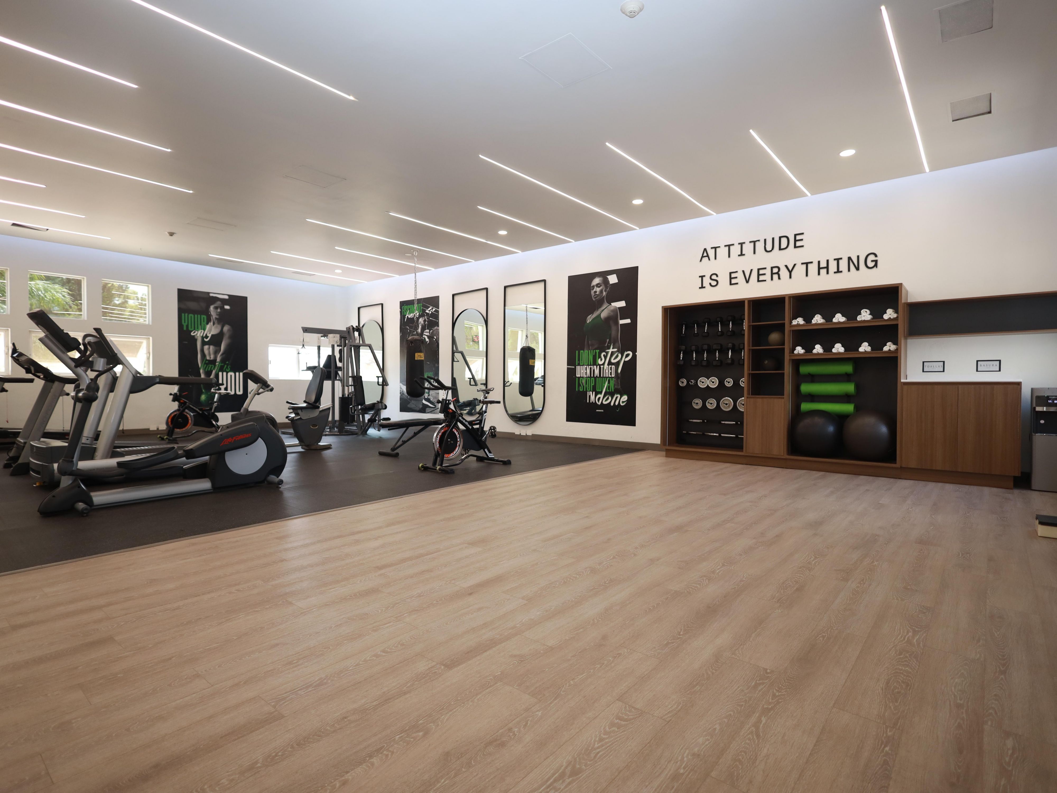 Stay active and motivated in our complimentary fitness centre, equipped with the latest cardiovascular and training equipment and free weights. Enjoy a total body workout in our 24/7 gym. The perfect way to stay in shape while exploring Durango.