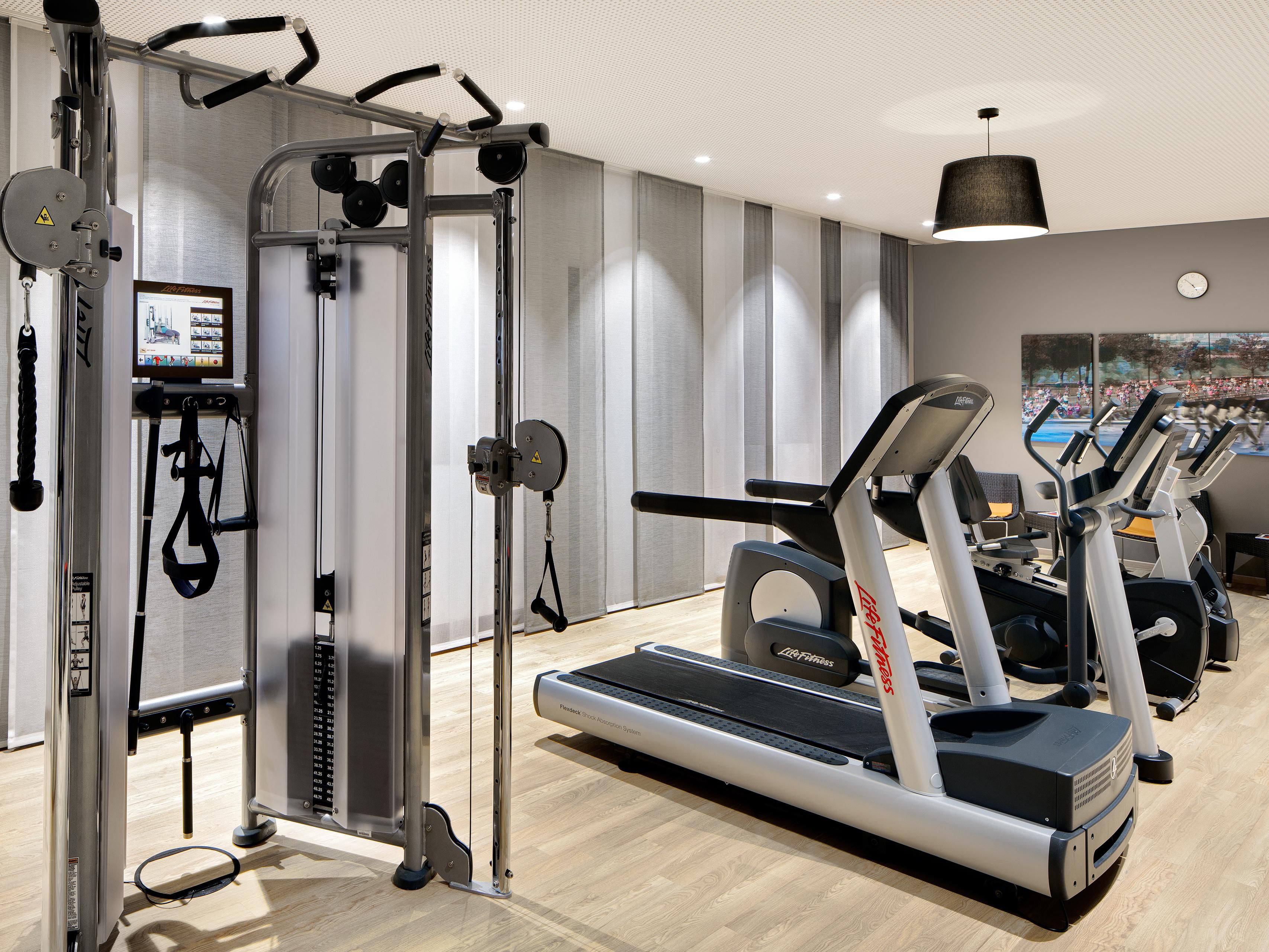 Our mini gym is perfectly equipped to achieve your fitness goals - whether for a quick workout or an intensive training session. The equipment includes a weight bench, a tower for a variety of exercises, a treadmill, cross trainer and a bicycle for endurance training that is gentle on the joints.