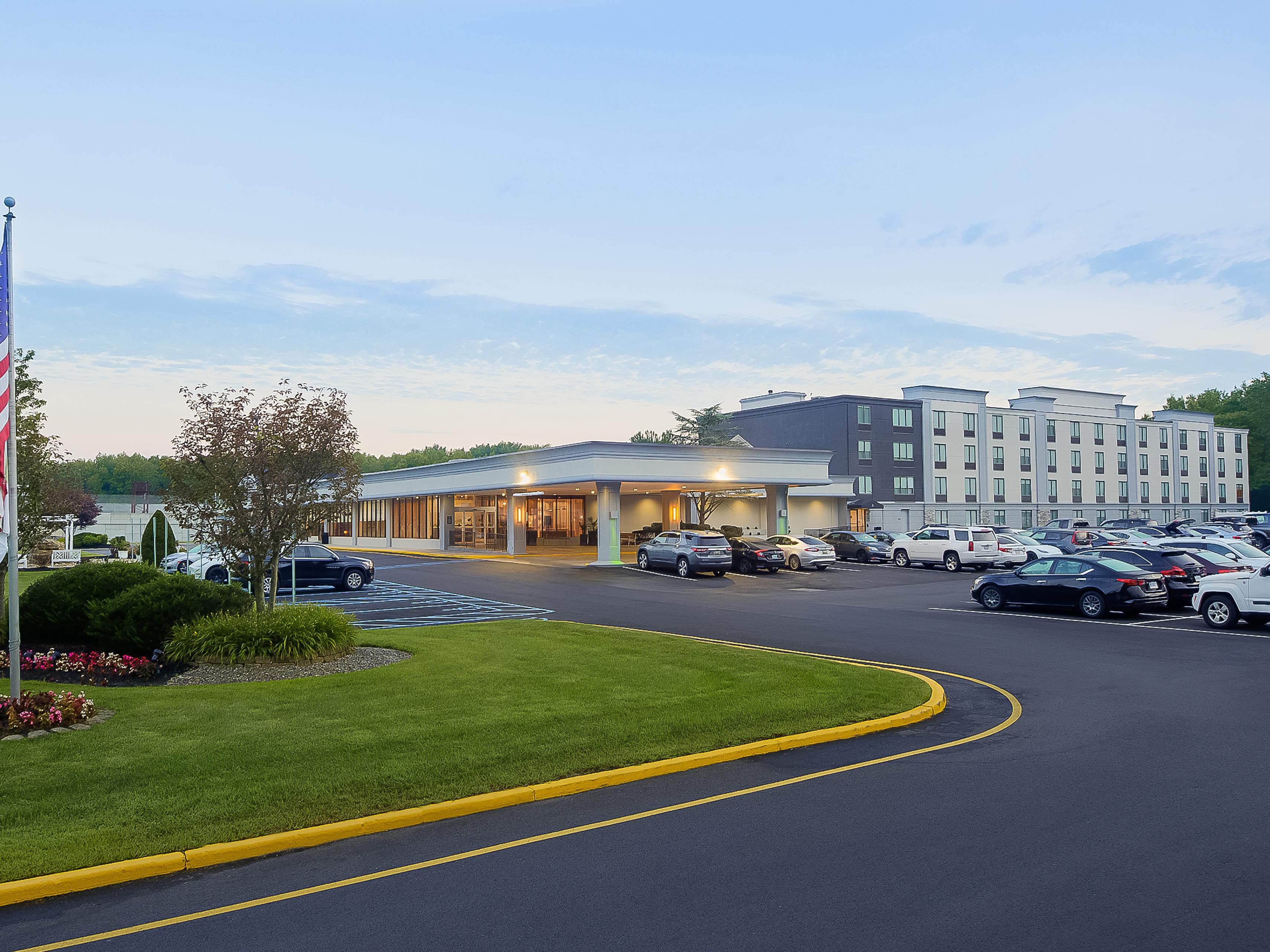 You'll find the Holiday Inn East Windsor - Cranbury Area in a prime location near local attractions. Our hotel is located off Exit 8 of the New Jersey Turnpike, providing a comfortable and relaxing place to stay after a long day. We're just minutes from warehouses and businesses like Amazon, Walmart, Wayfair, Canon, Home Depot, and many more.