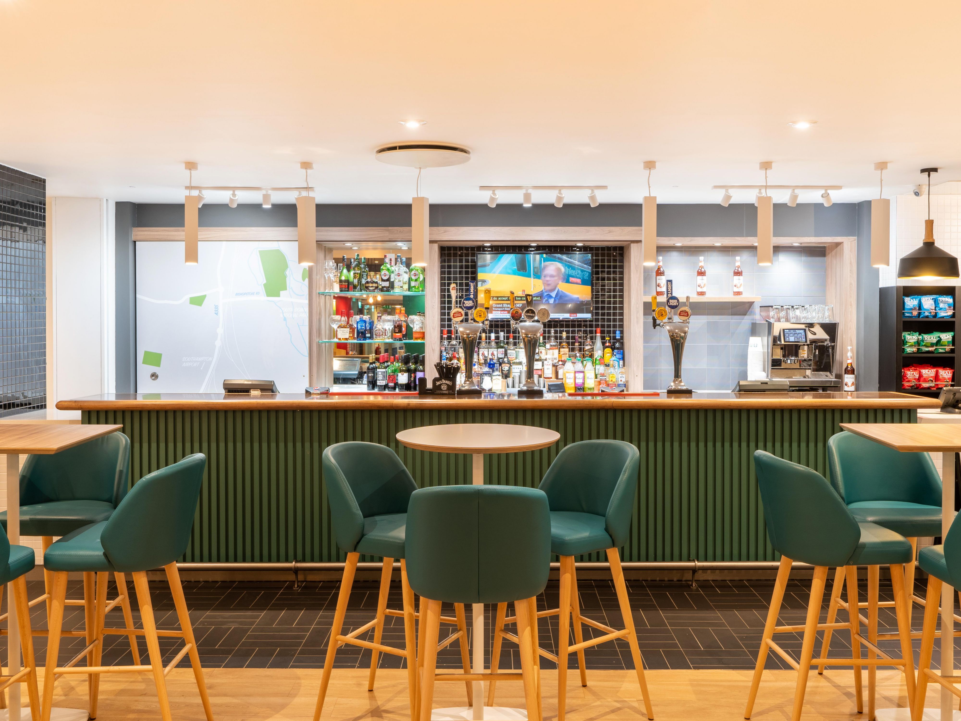 Guests can drink, dine and unwind in the hotel’s restaurants and sleek lounge bar. Whether it’s making the most of the cocktail lounge, or enjoying a tasty family meal, we’ve got you covered. Kids eat free too!