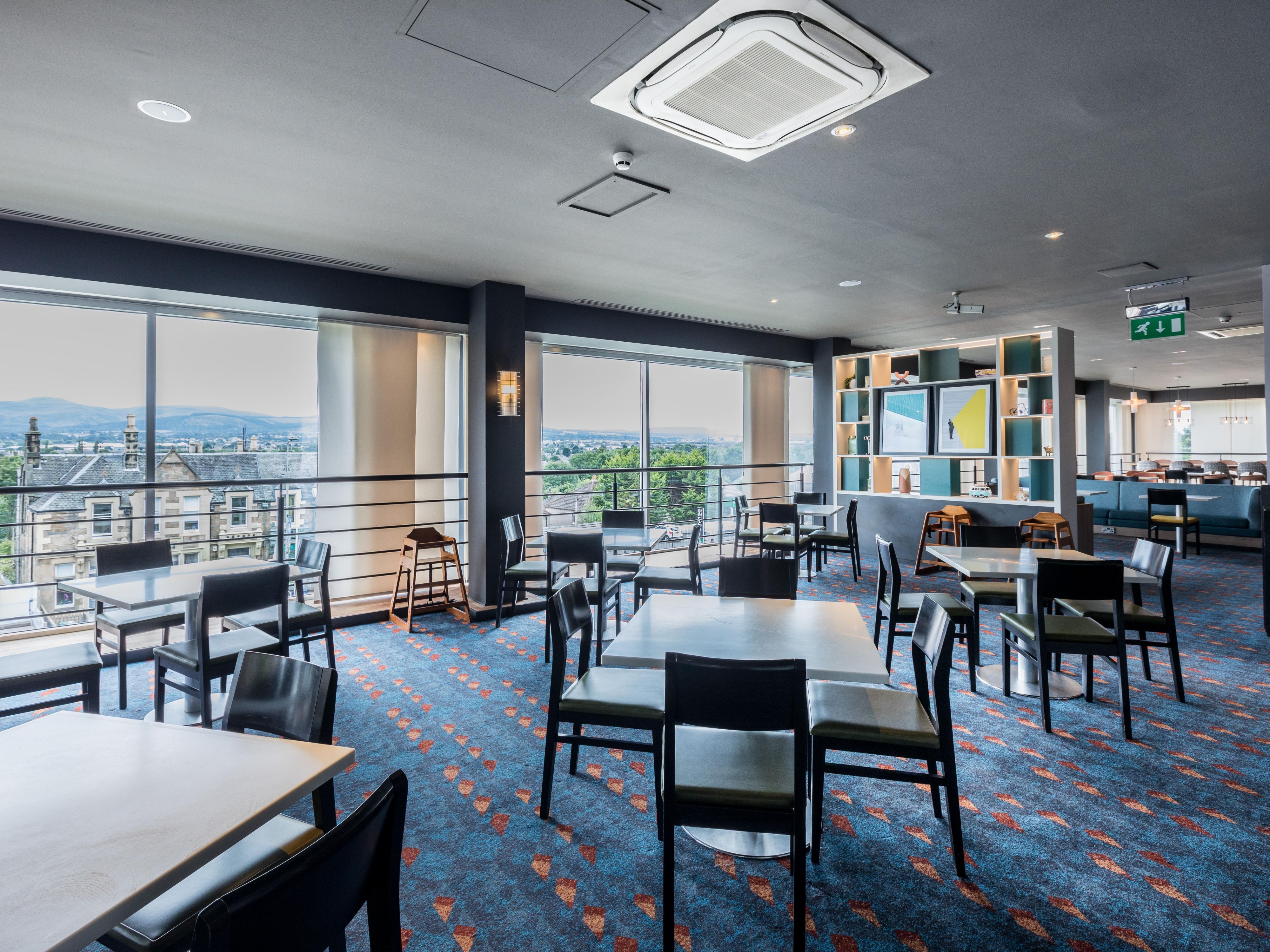 Enjoy a delicious breakfast with us to kick start your day or join us for a relaxed dinner of dishes from around the world. Relax in one of two hotel bars, each serving light snacks and a range of drinks.