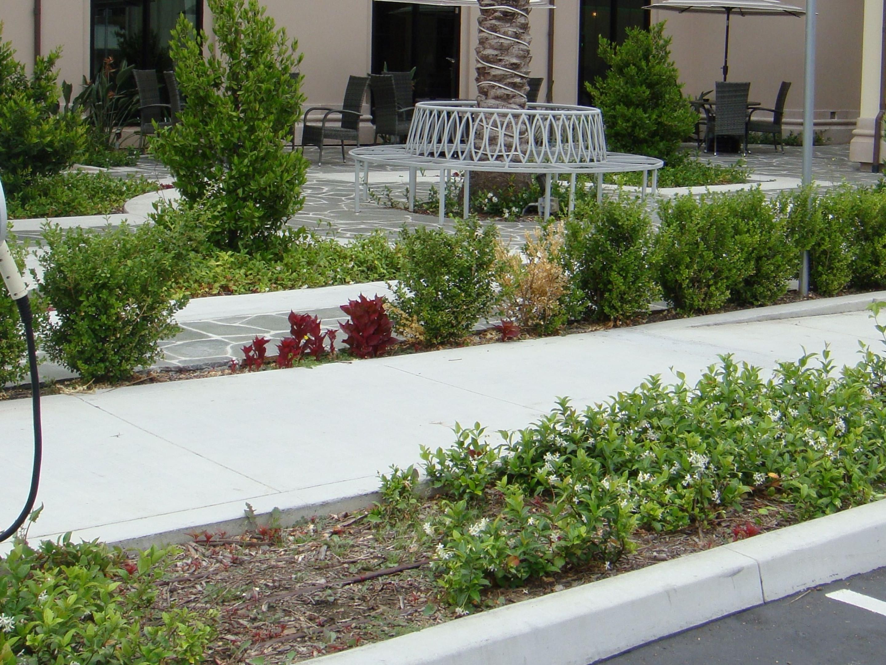 Our hotel parking lot features 8 electric car charging stations that can serve up to 16 cars at once. Use of these machines is complimentary to hotel and restaurant guests.