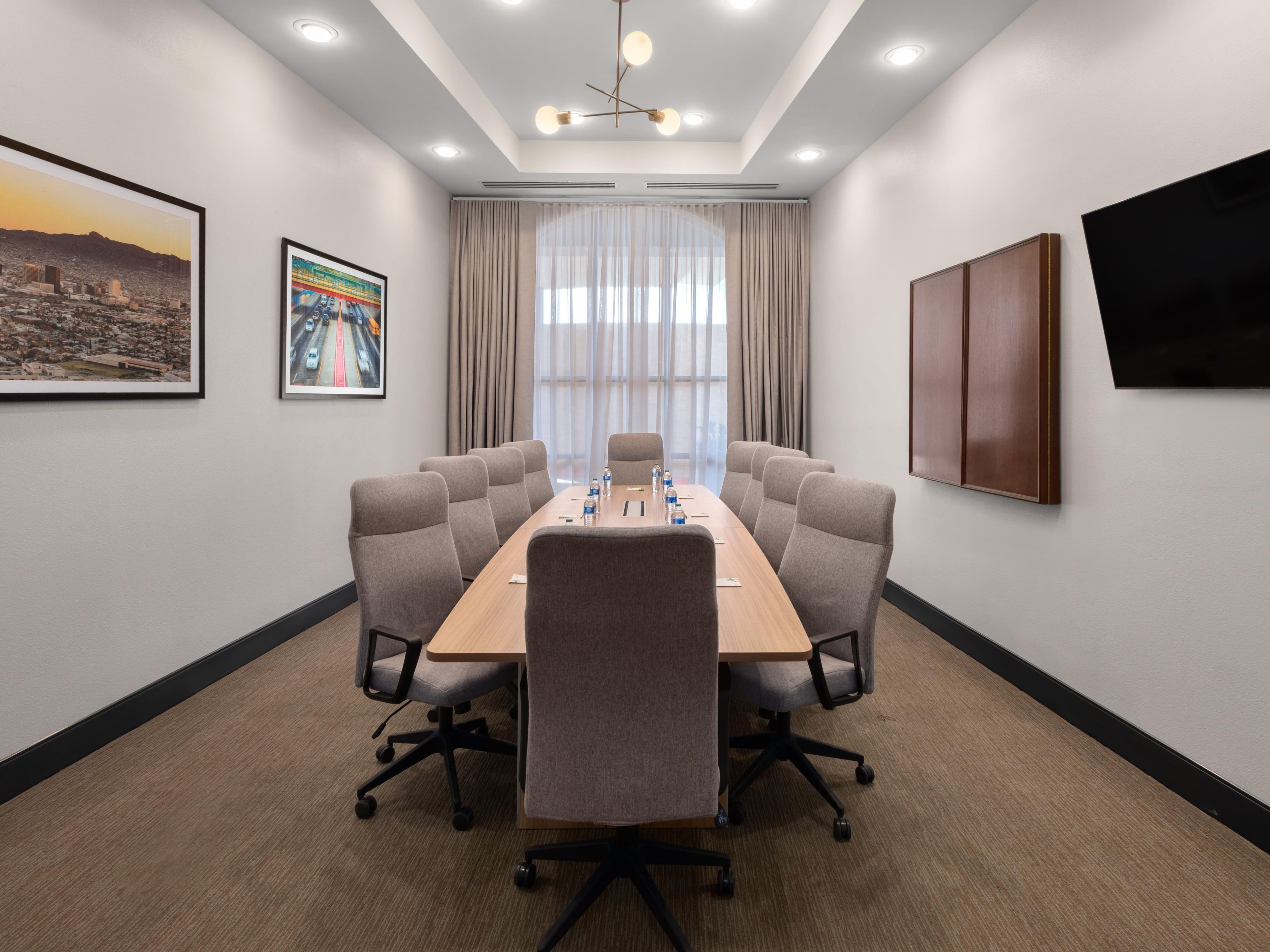 Our Executive Boardroom is a favorite for intimate corporate meetings or company interviews, with complimentary wireless internet, water station, and seating for up to 10 attendees. Audio/Visual equipment, meals, and beverages are all available. For pricing and availability, contact  Sales at Myriam.CruzAguirre@aimbridge.com