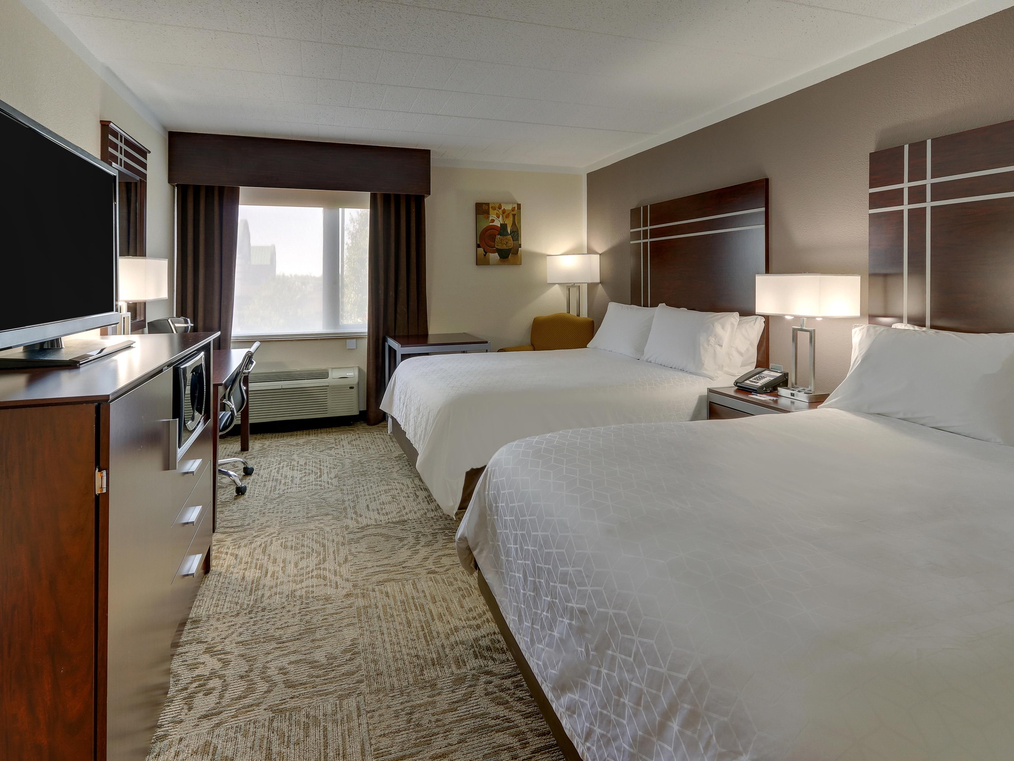 Queen Bed Guest Room