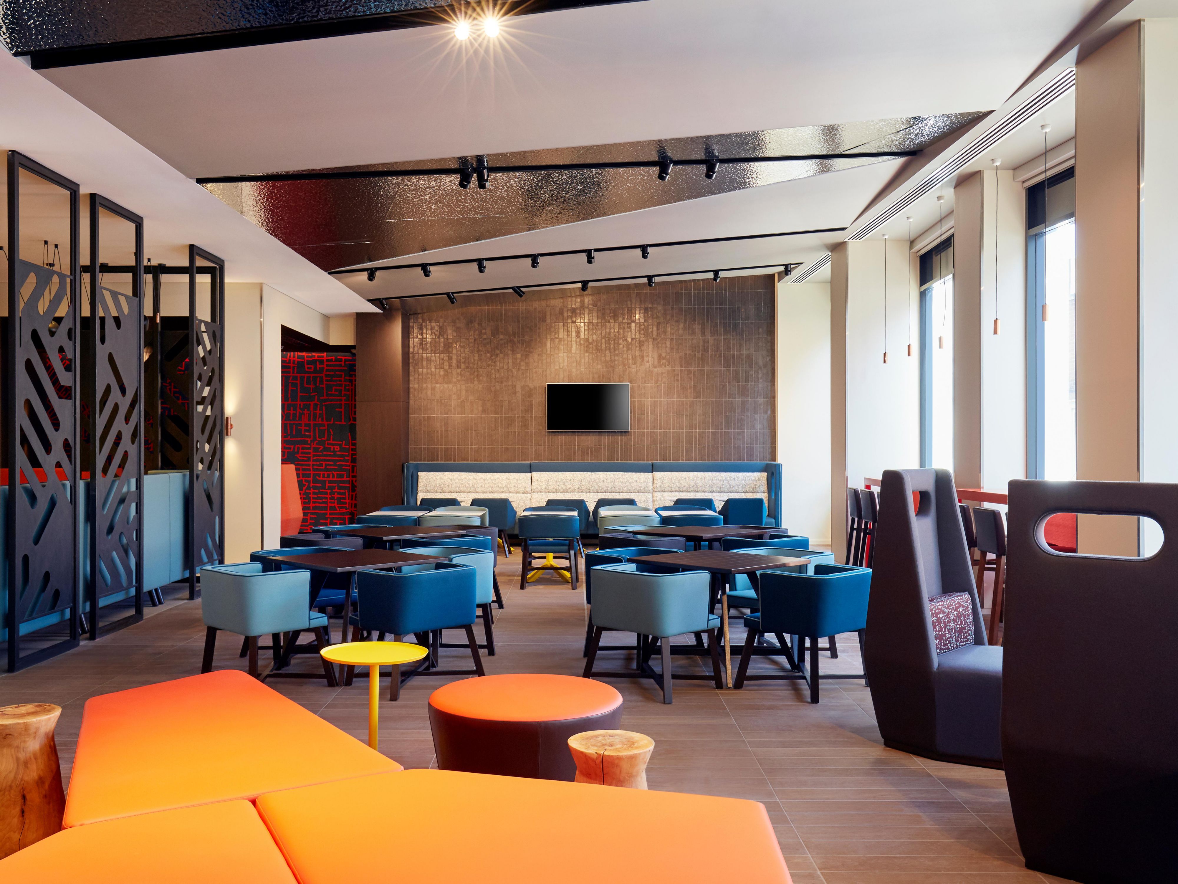 The Great Room is where our guests can enjoy their Free Daily Express Start Breakfast, a 24-hour menu for lunch or more substantial offering for dinner from 5pm to 9pm. 