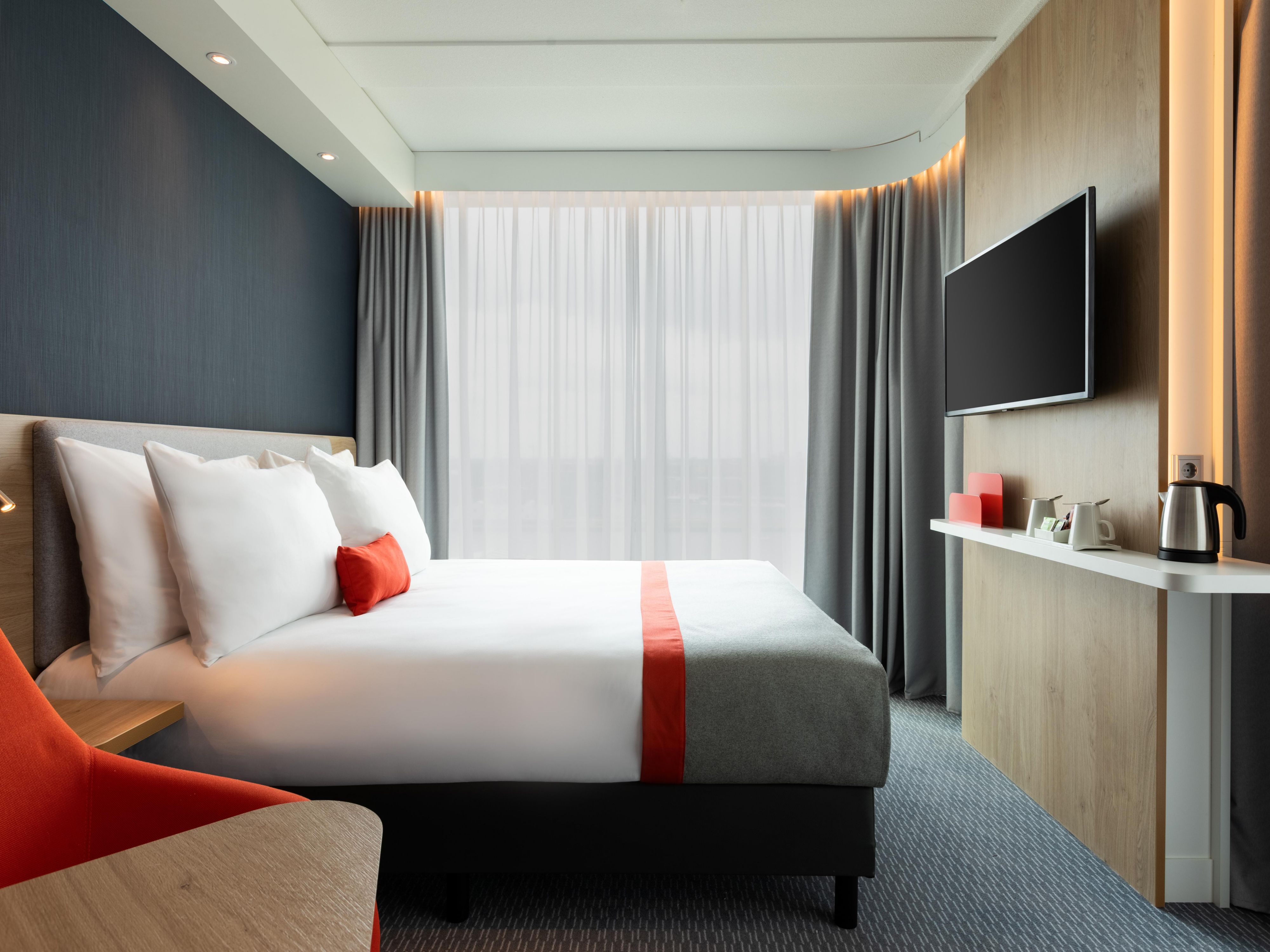 Double room with a queen size bed