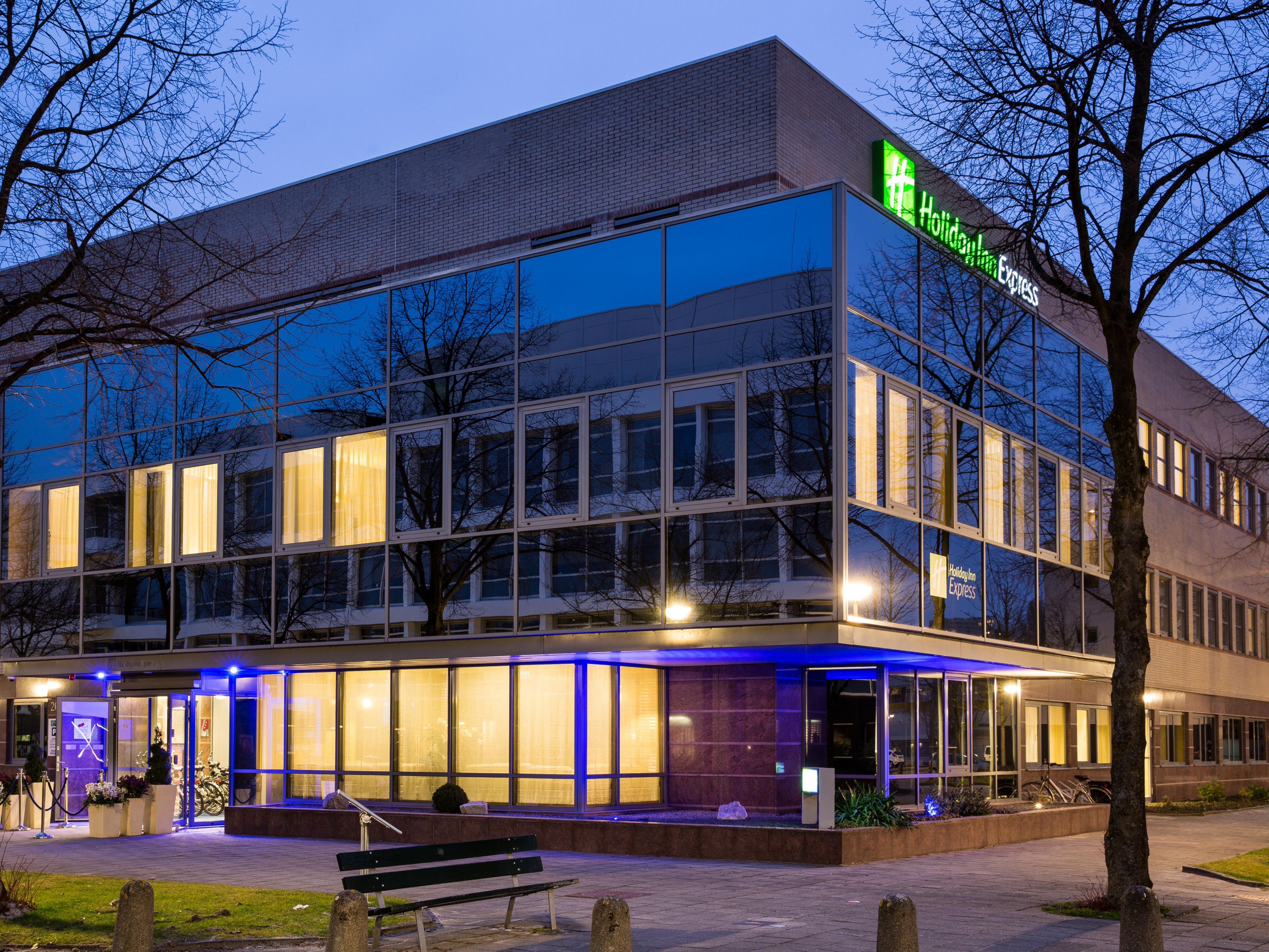 We have a public parking space available in front of the hotel. The cost of parking is €2.80 per hour, or €17.80 for the whole day.