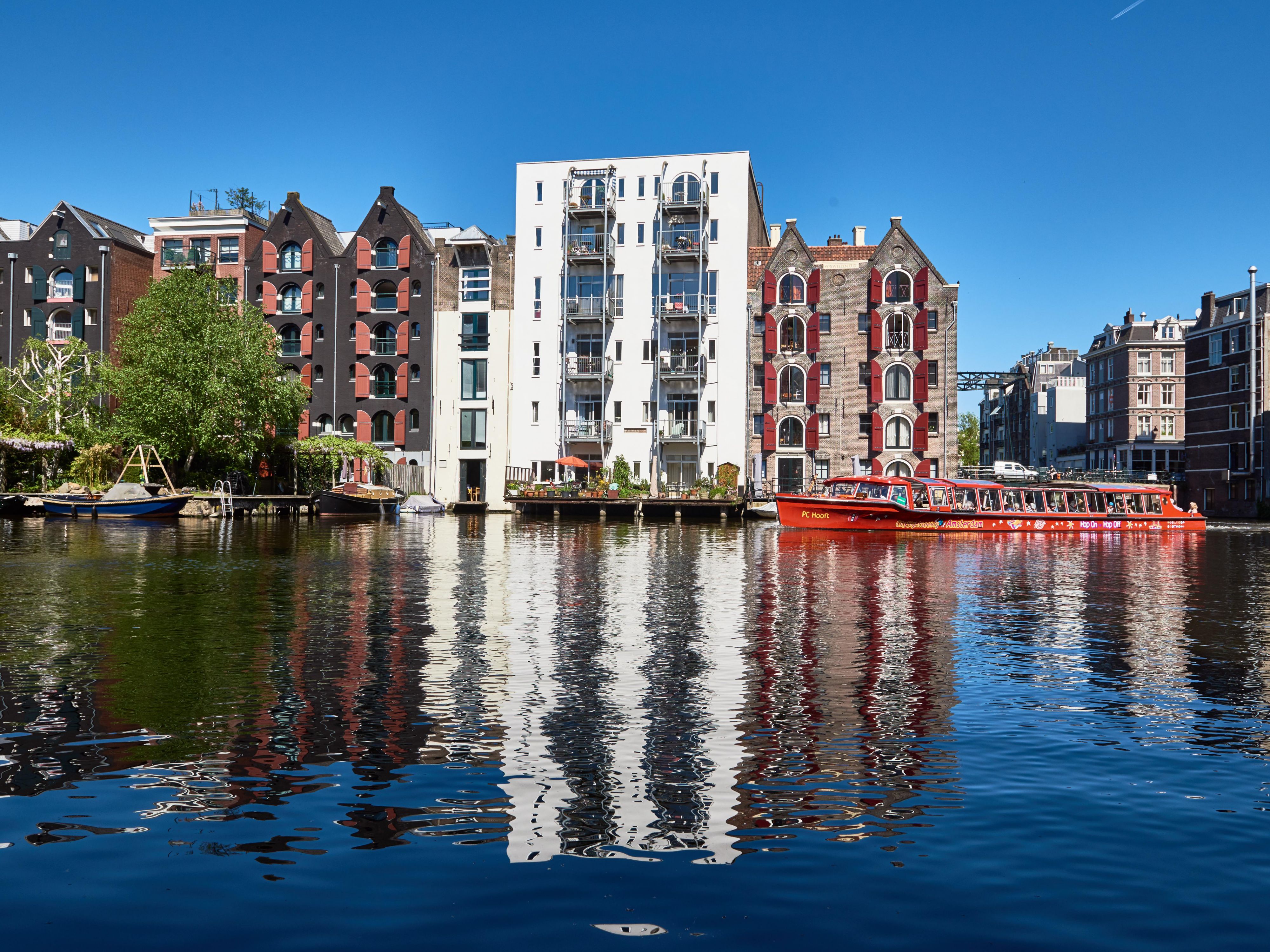 Stay in the heart of Amsterdam, just steps away from the city’s most famous attractions. Located in the heart of Amsterdam, our hotel offers easy access to the city’s top attractions, museums, shopping streets, and vibrant nightlife.