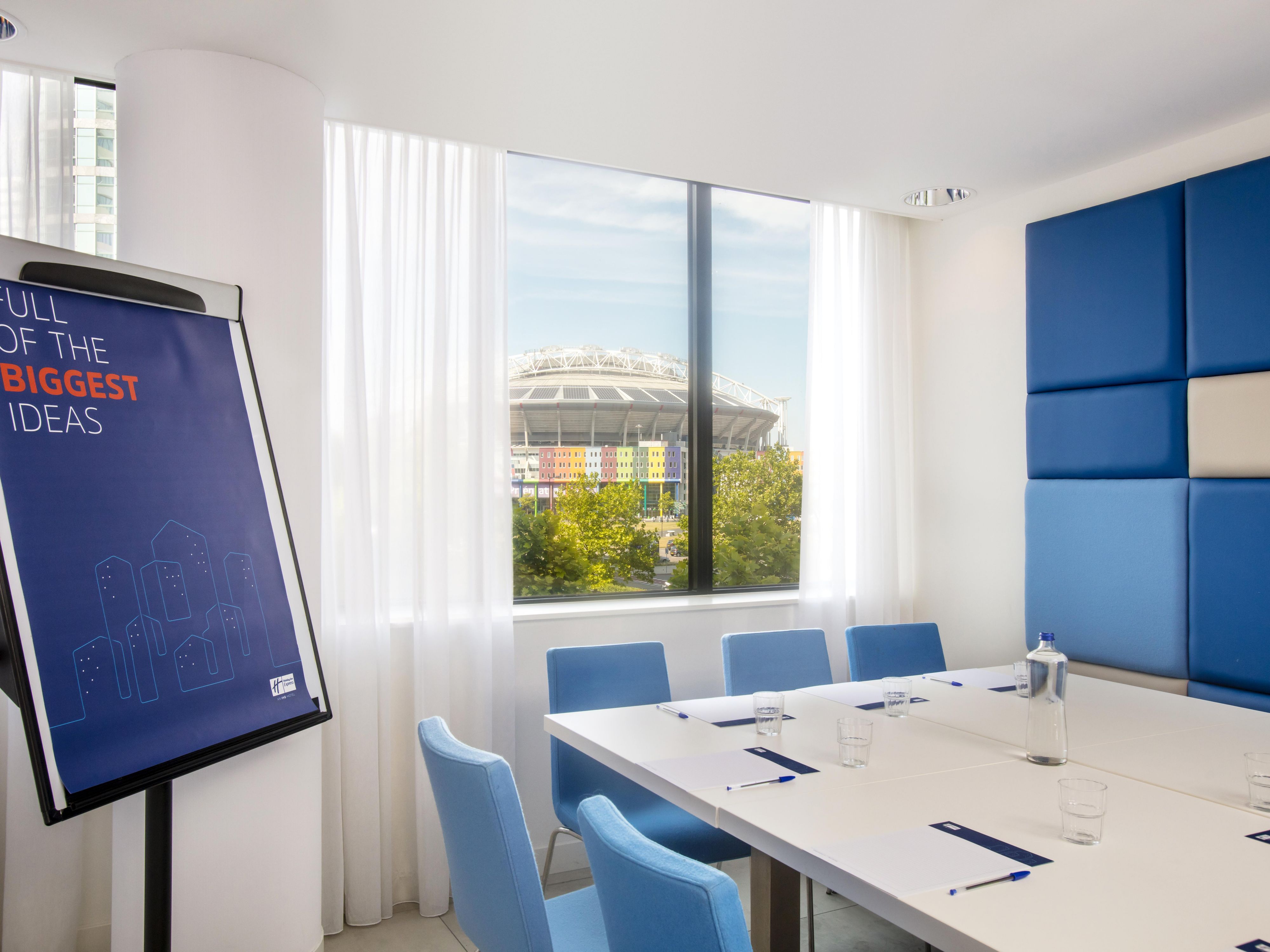 Holiday Inn Express Amsterdam Arena Towers is situated in the popular business and entertainment district of Amsterdam Southeast. The AFAS Live Music and Event Hall, the Ziggo Dome (concert hall) and the Ajax Football Stadium, the Johan Cruijff ArenA, are all located within walking distance from the hotel.