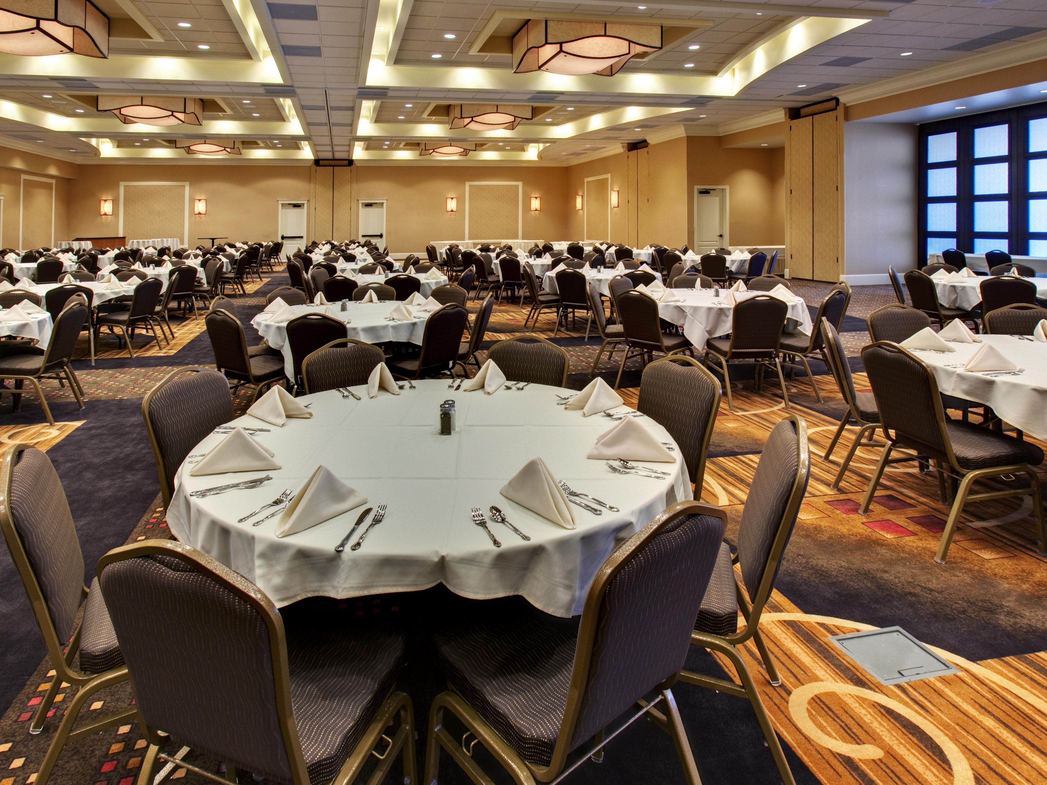 Attached to our hotel is the Dakota Event Center (The DEC). This premier convention center provides its users with space for both small and large events. The DEC is known for hosting trade shows, corporate meetings, concerts, and of course weddings. While staying at our hotel, be sure to use the Dakota Event Center's meeting room and ballroom. 