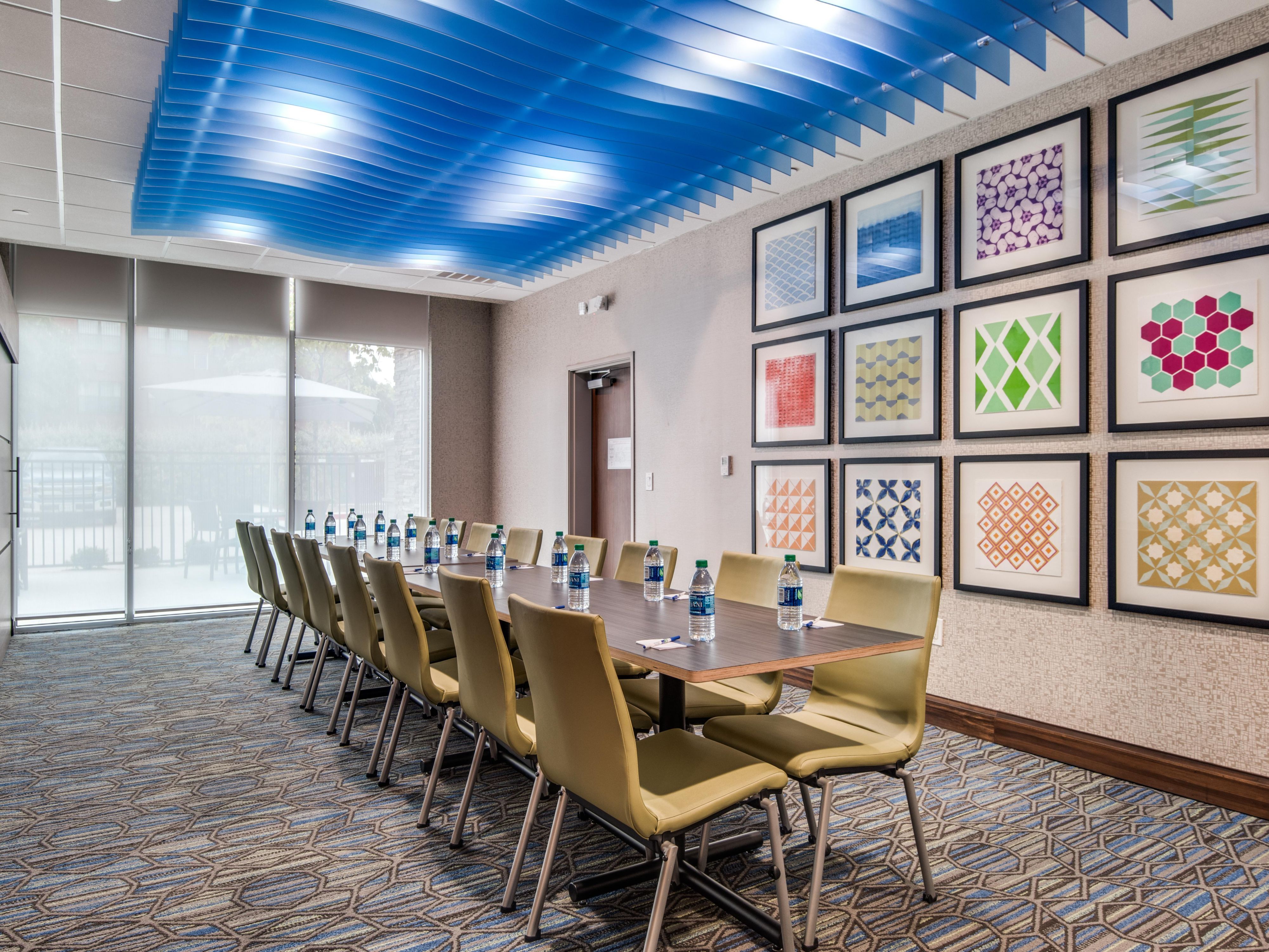 Small meetings play a vital role in the success of many organizations.  Are you planning a small corporate meeting, retreat or brainstorming session?  Our flexible meeting space is sure to lead to big ideas!  Whether you're a group of 5 or 20, we can help!  Our Director of Sales is dedicated to making your meeting a huge success!  