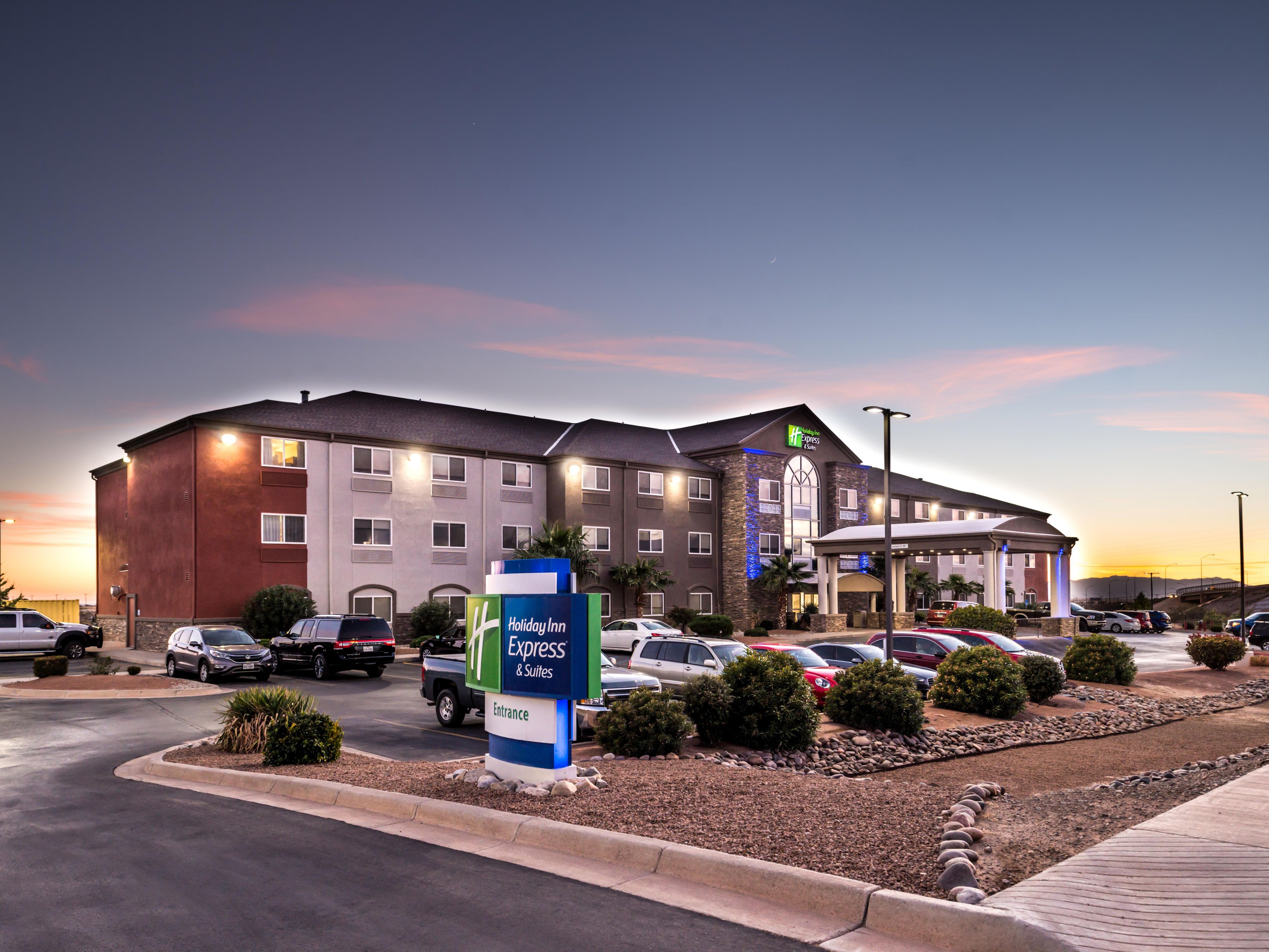Holiday Inn Express Alamogordo with free breakfast and Internet