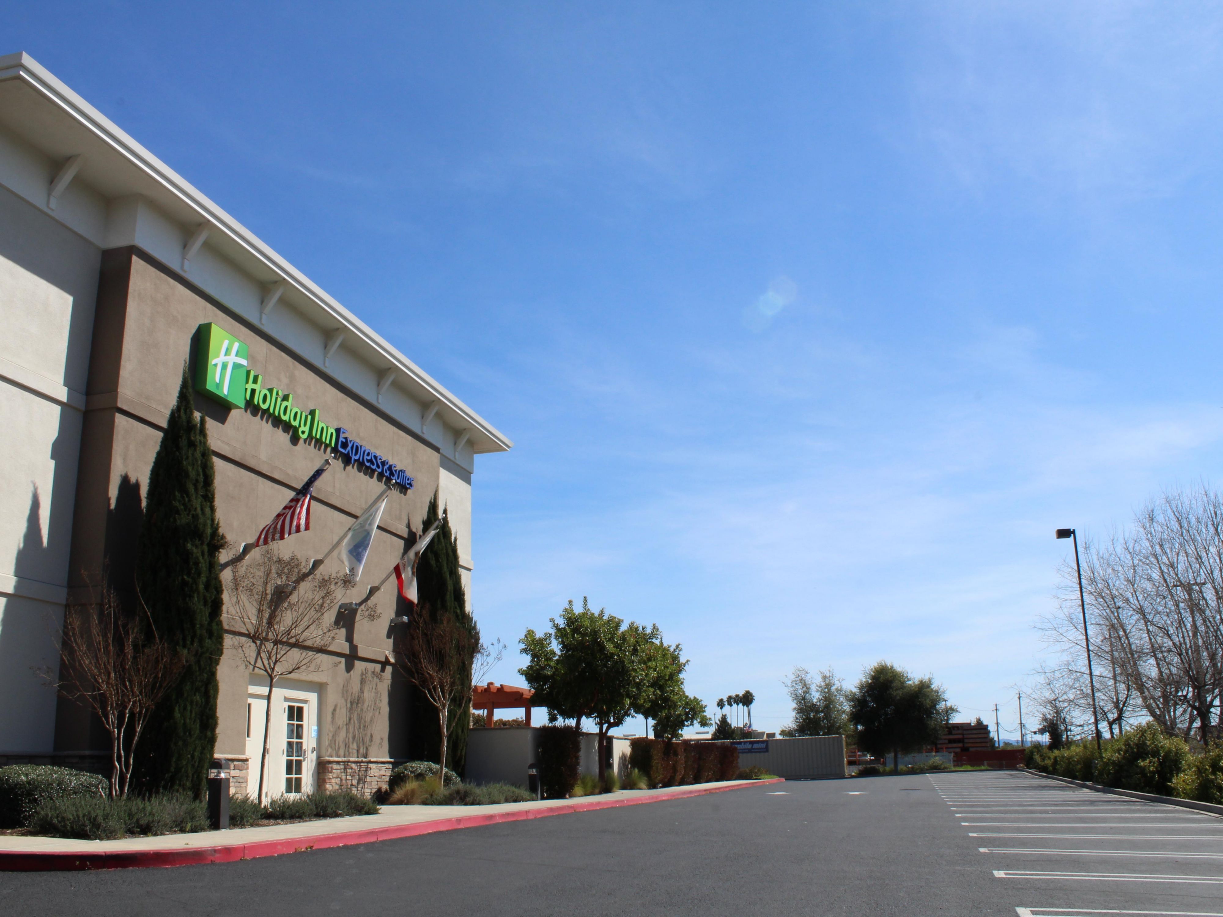 Welcome to the Holiday Inn Express & Suites Napa Valley