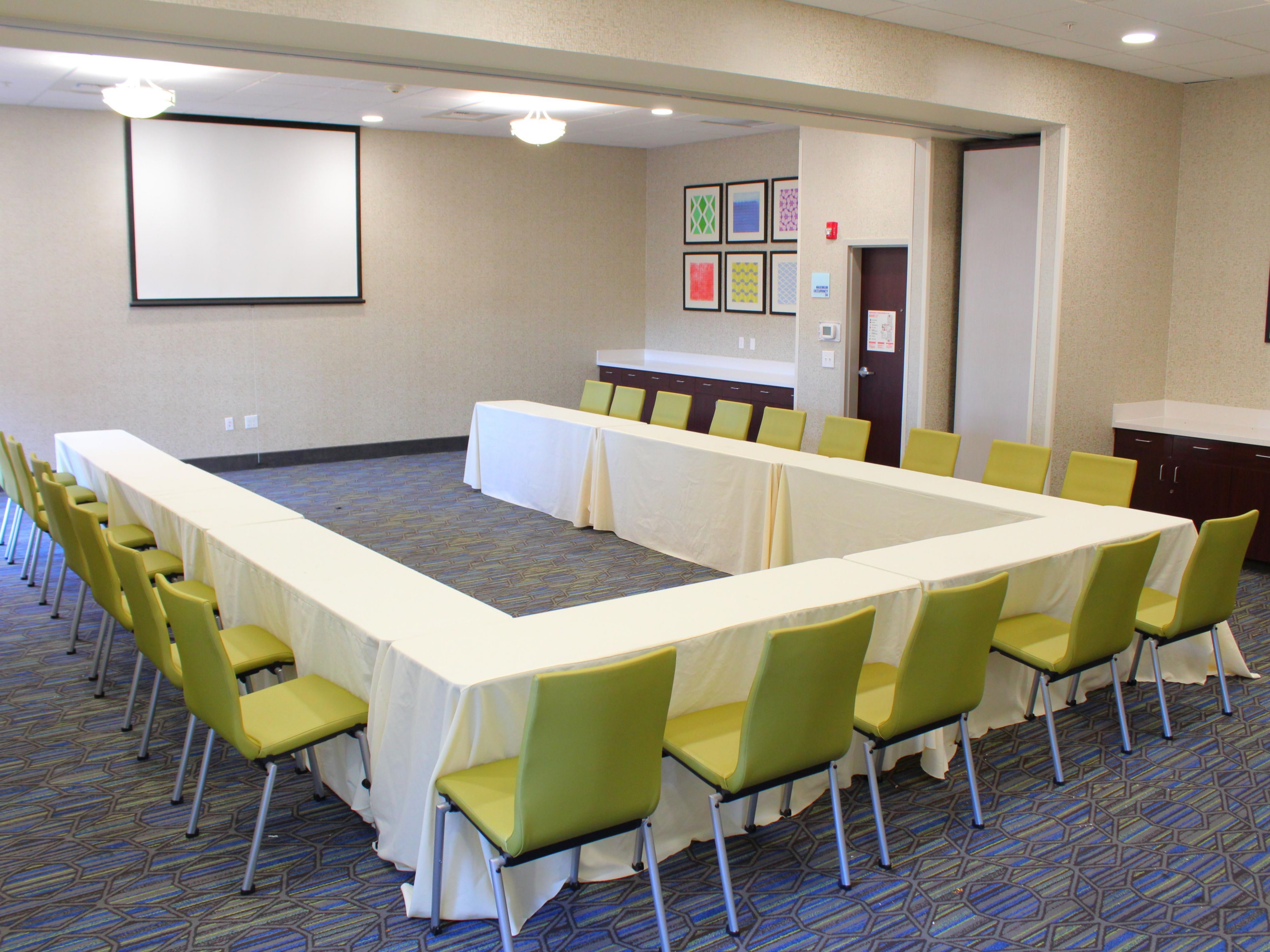 You can easily host a meeting or event in our two meeting rooms, the Cabernet Room 870 sq ft accommodates up to 60 and Chardonnay Half 435 sq ft accommodates up to 30. This space is best utilized for small parties, corporate meetings, team luncheons and many more! Contact our Sales Department for more information at (707) 552-8100 extension #2. 