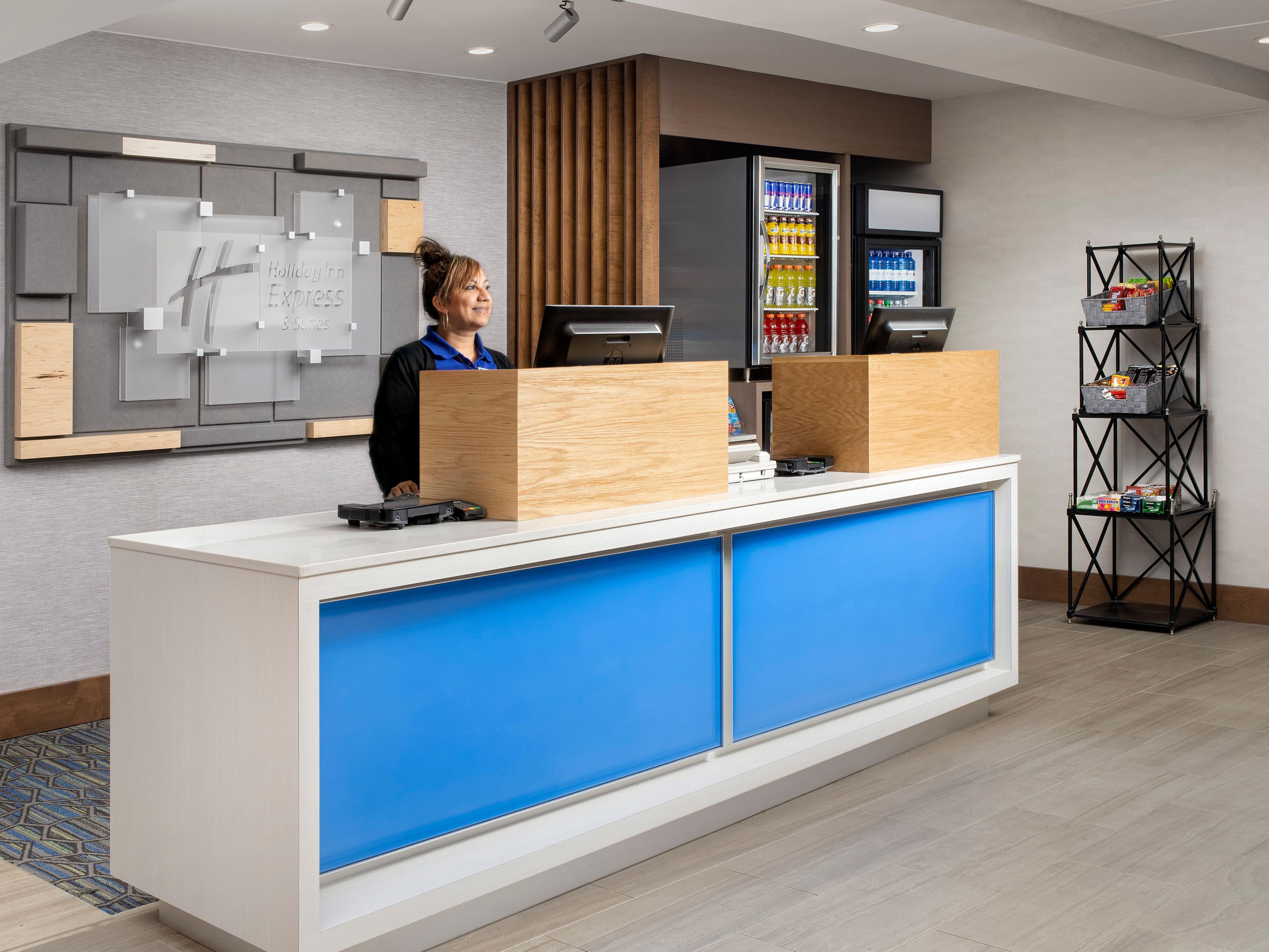From free parking to free Wi-Fi, we provide amenities to enhance your stay in Annapolis. Start each day with our complimentary Express Start™ Breakfast buffet. Take advantage of our Business Center and stay active in our 24-hour Fitness Center.  