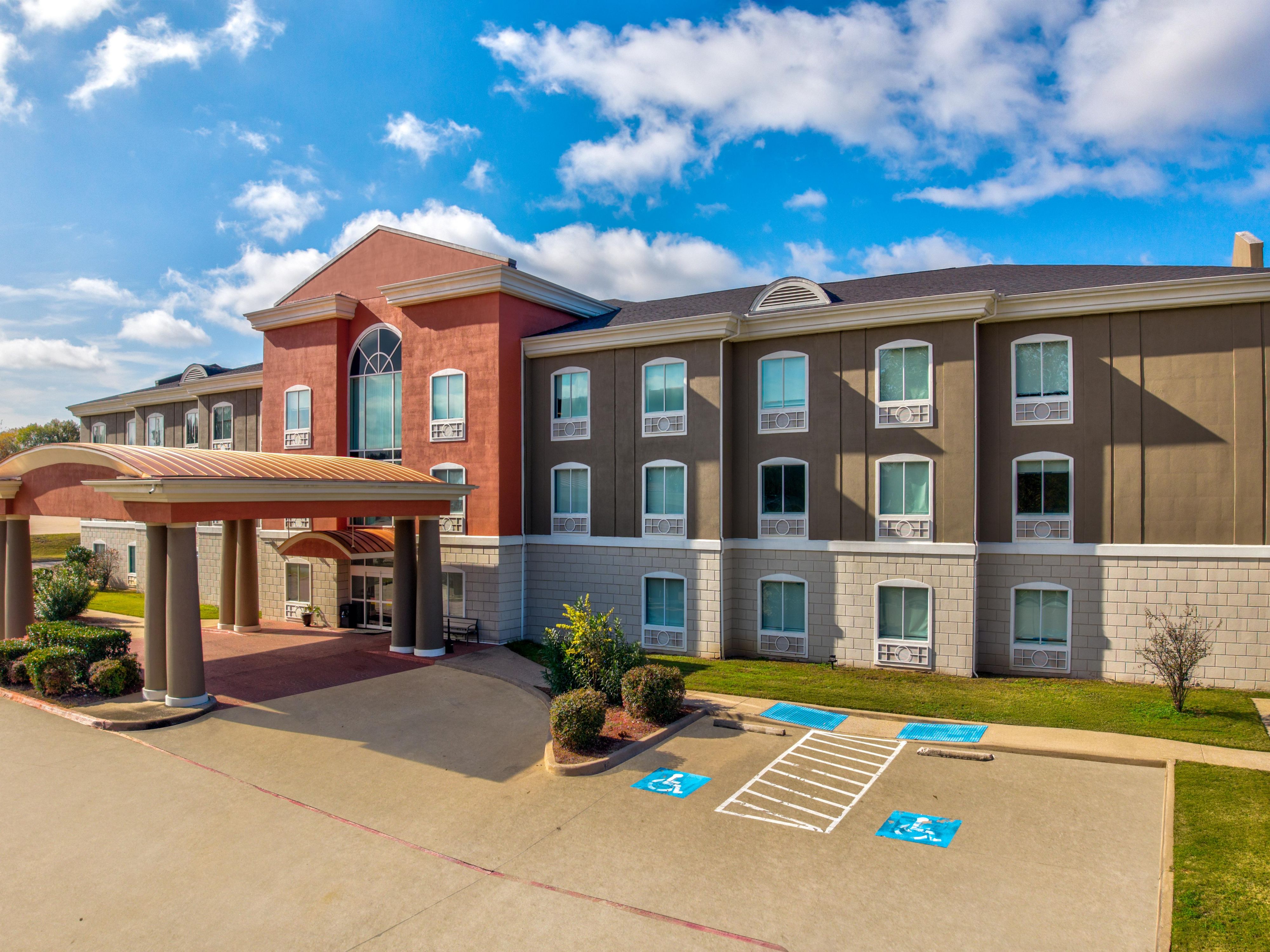 Welcome to the Holiday Inn Express & Suites Athens, TX