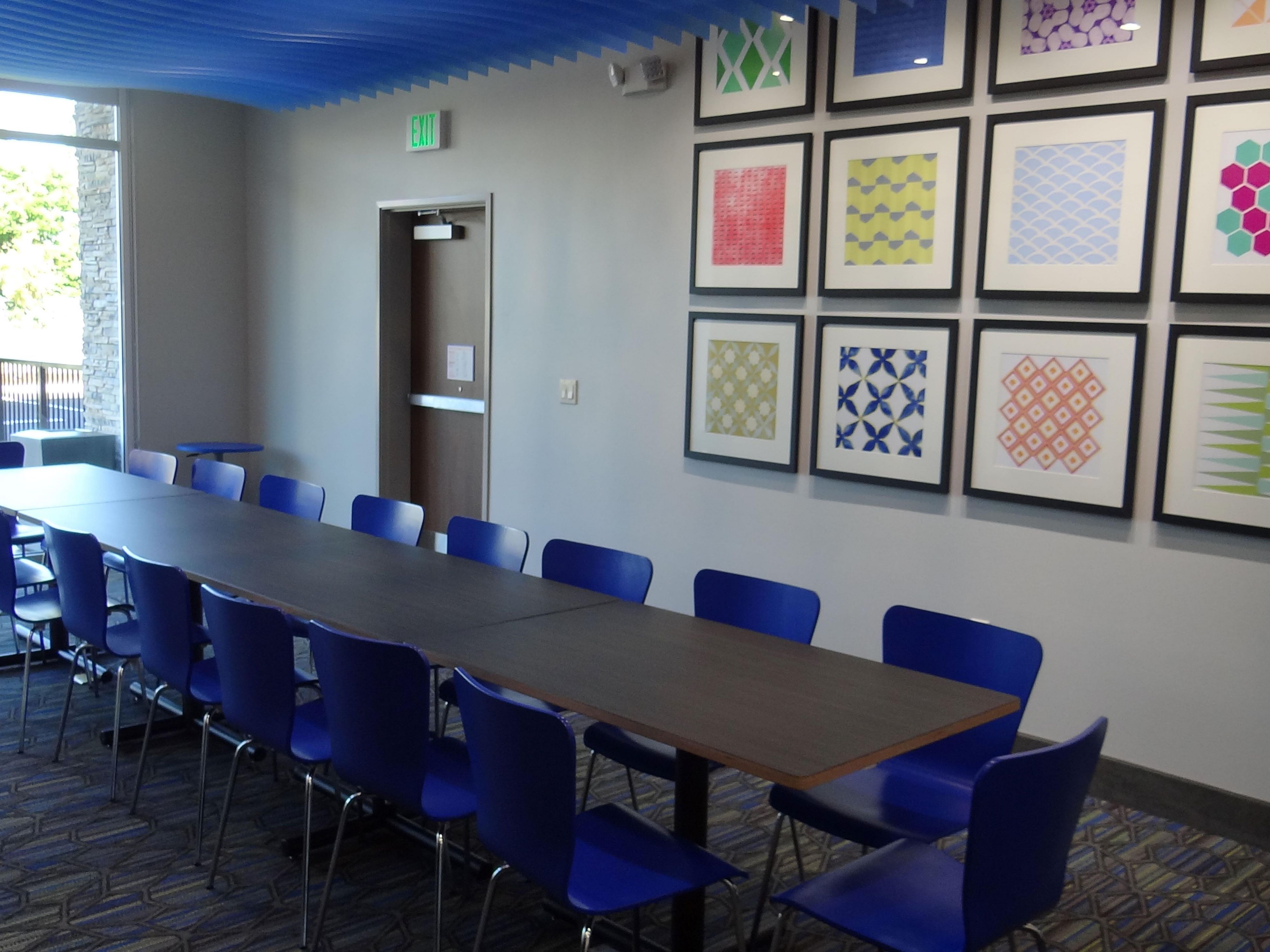 A relaxing place to meet away from the office!  Natural daylight floods into our Boardrooms...and a 65" LCD screen shows off your presentations in vivid detail!  Seats up to 20 boardroom, 16 classroom or 25 theater. Ask us about food and beverage options to make your meeting just right!