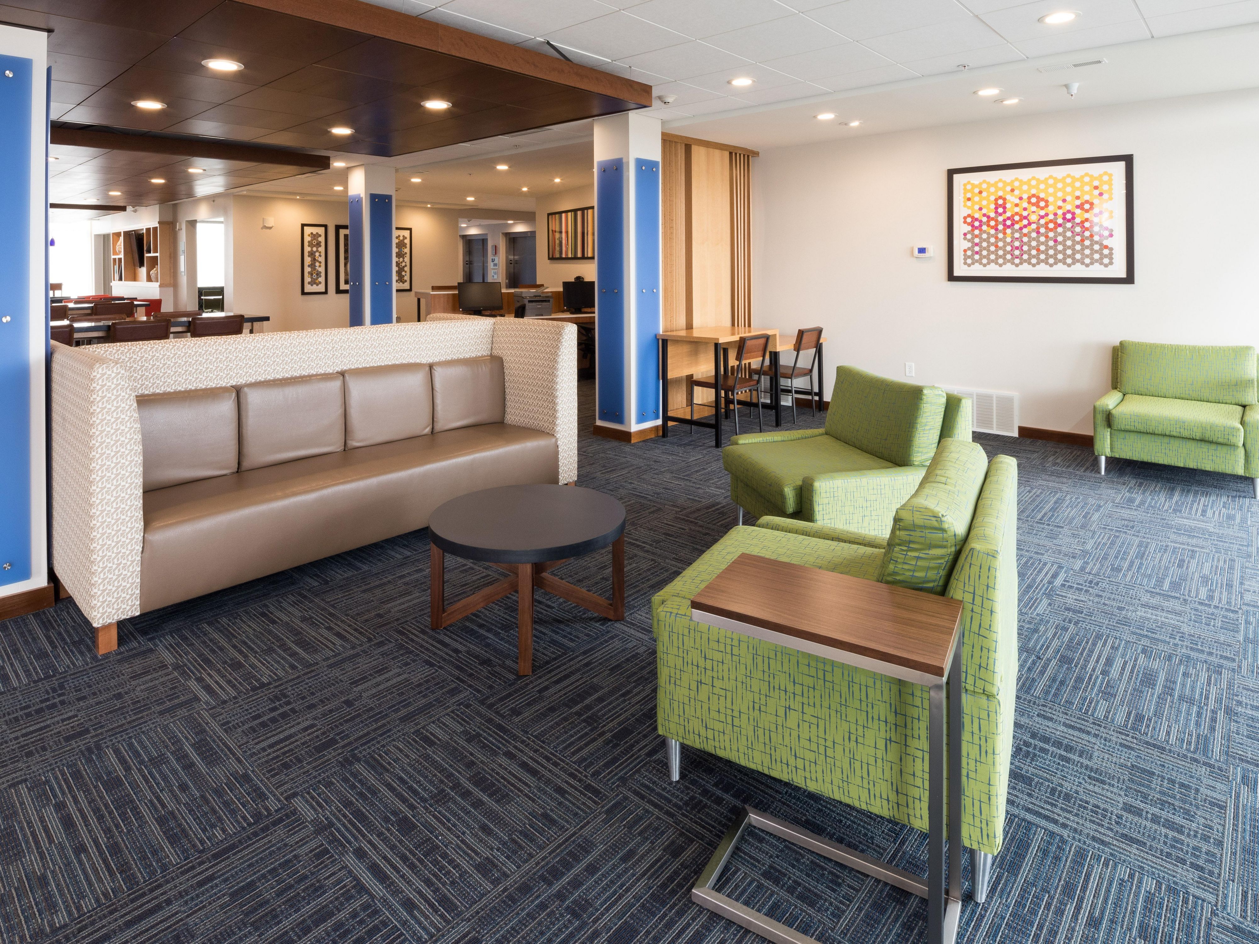 Come relax in our lobby, filled with natural light, comfy chairs, and plenty of charging stations. Perfect for reading, catching up on emails, or just some quiet time away from the kids.