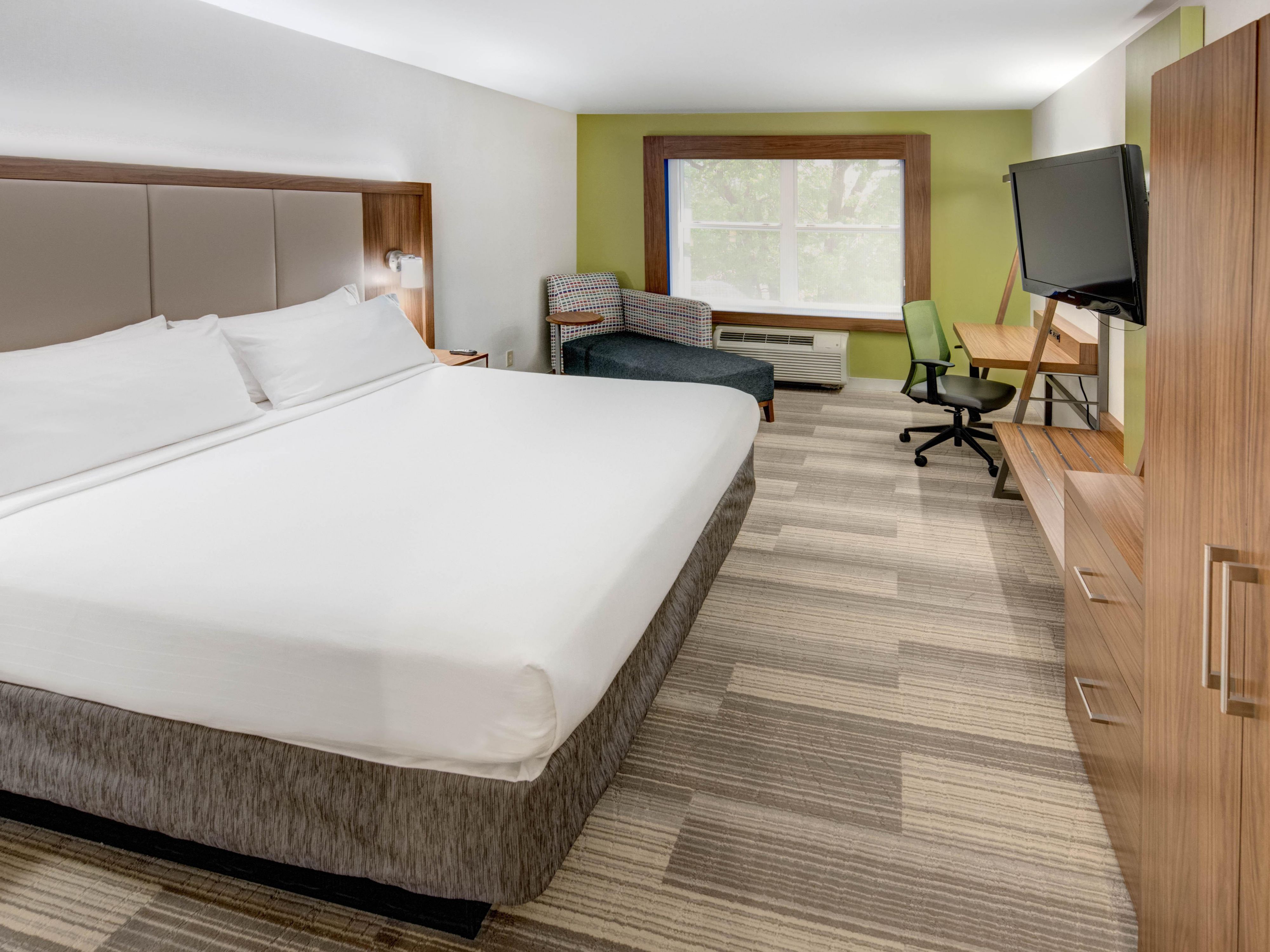 King Room with Complimentary Express Start Breakfast, Free WiFi