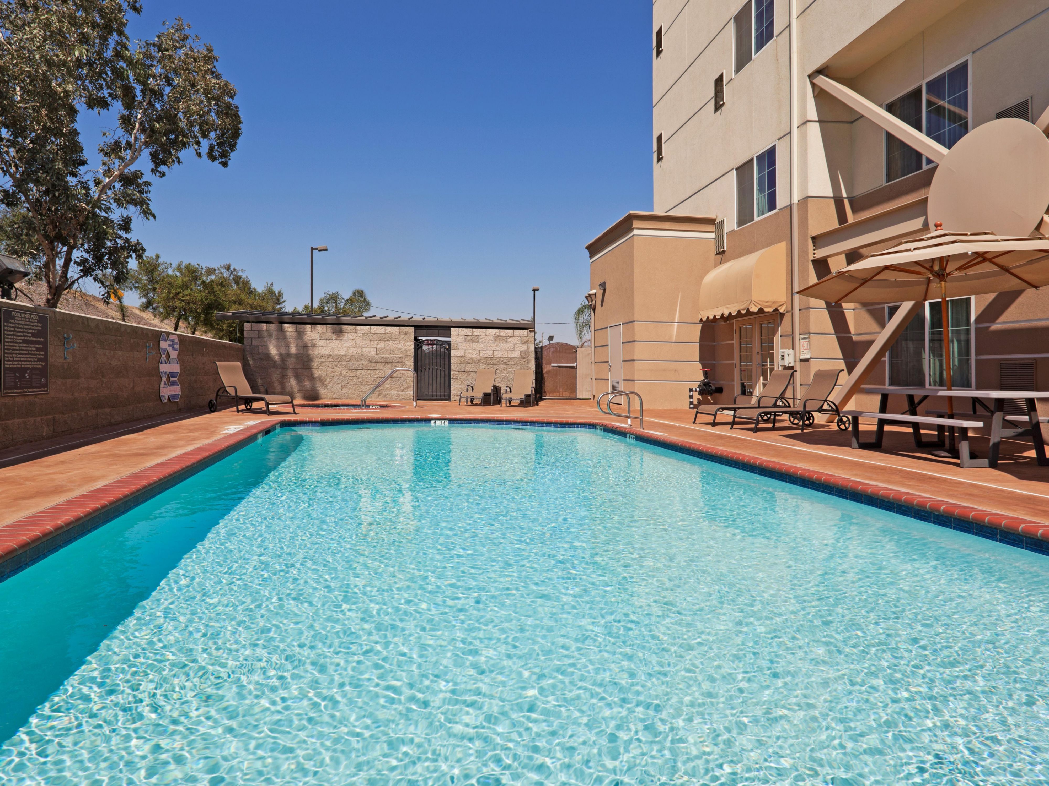 Outdoor Swimming Pool and Spa