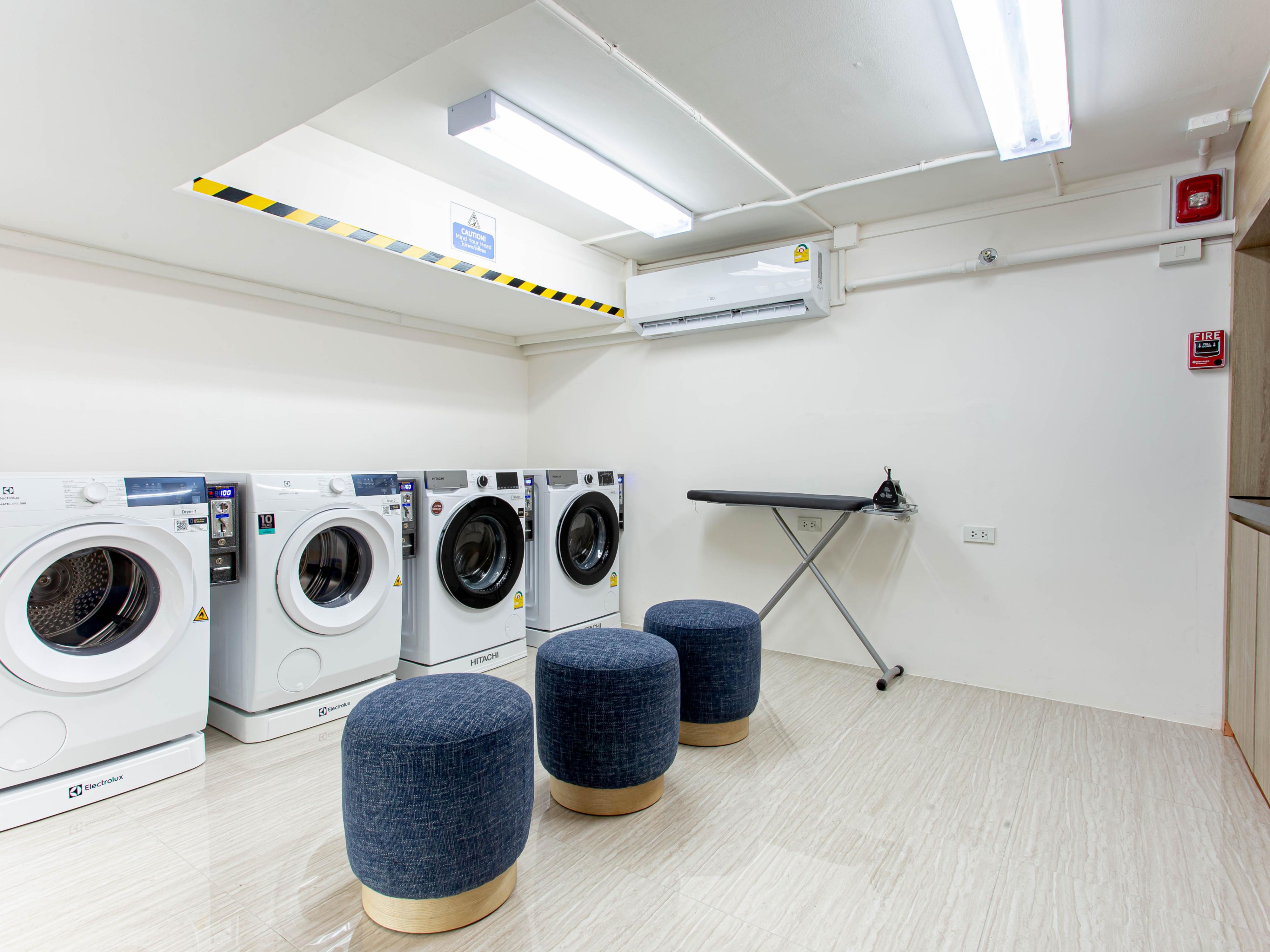 Self-service laundry and snack machines mean you can handle those little needs without leaving the hotel.