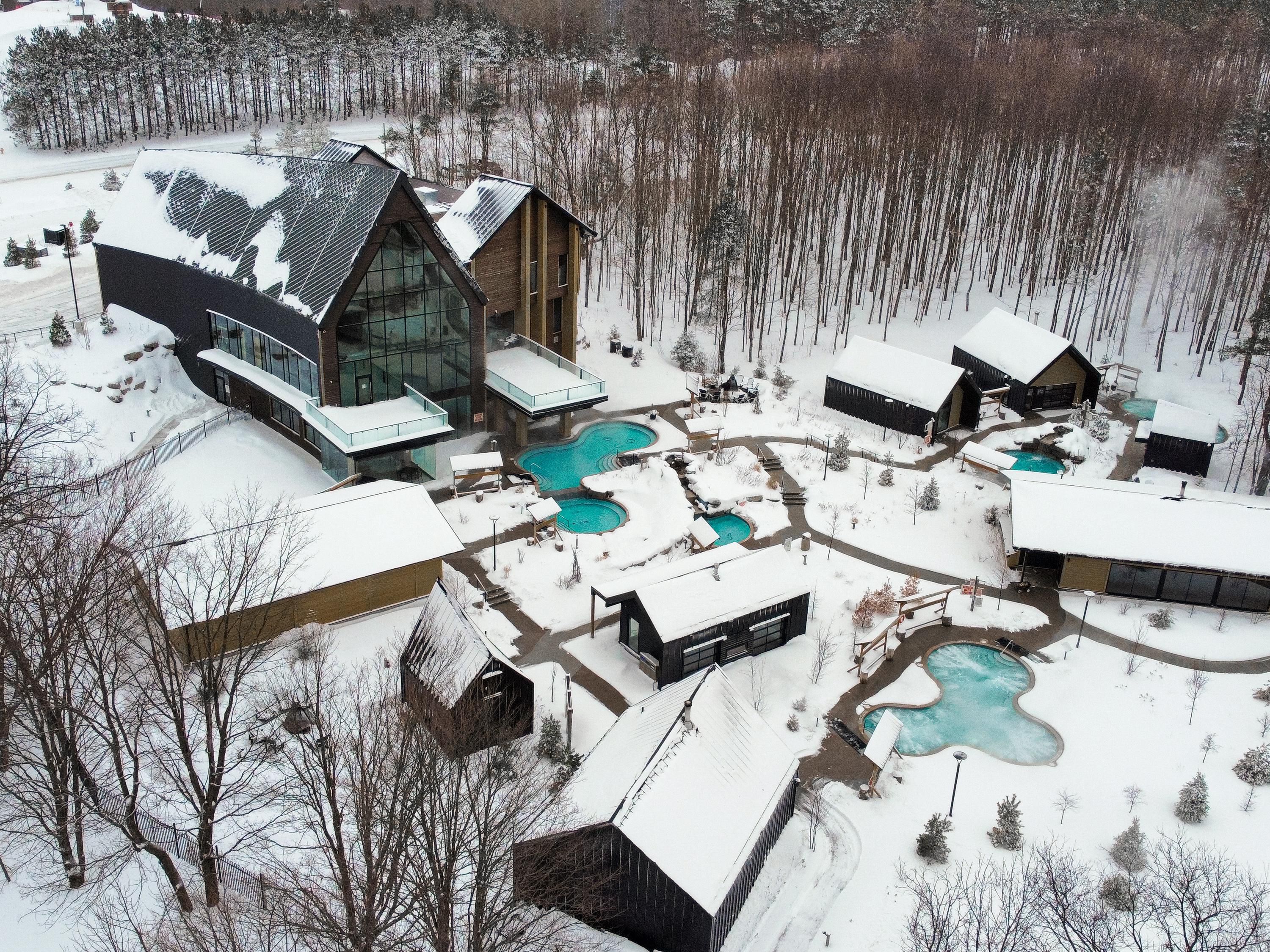 Reconnect. Restore. Reset.
This winter, let the snow fall softly around you while warmth, water, and stillness bring you back to balance.