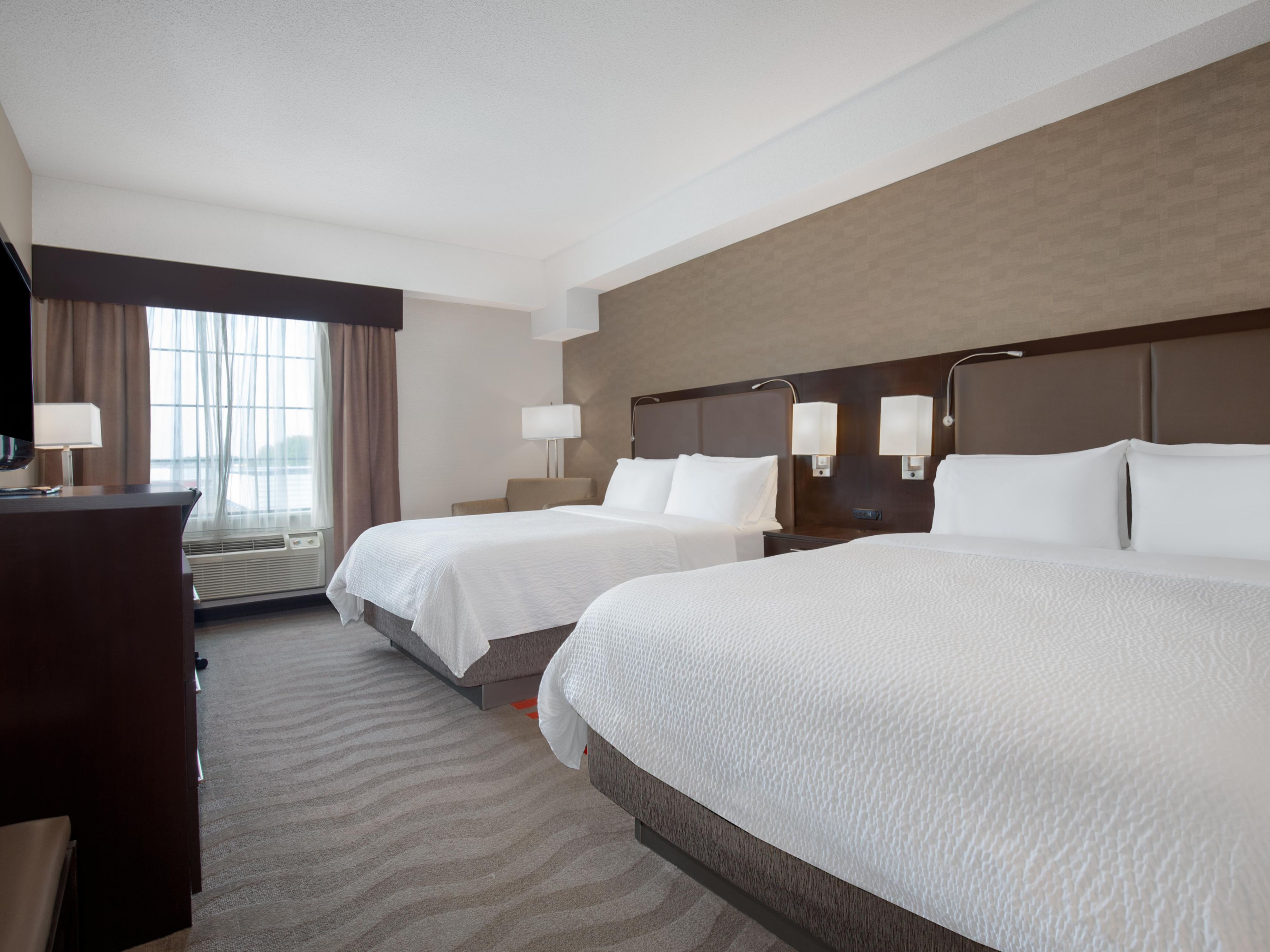 Traditional 2 Queen Bed Room.