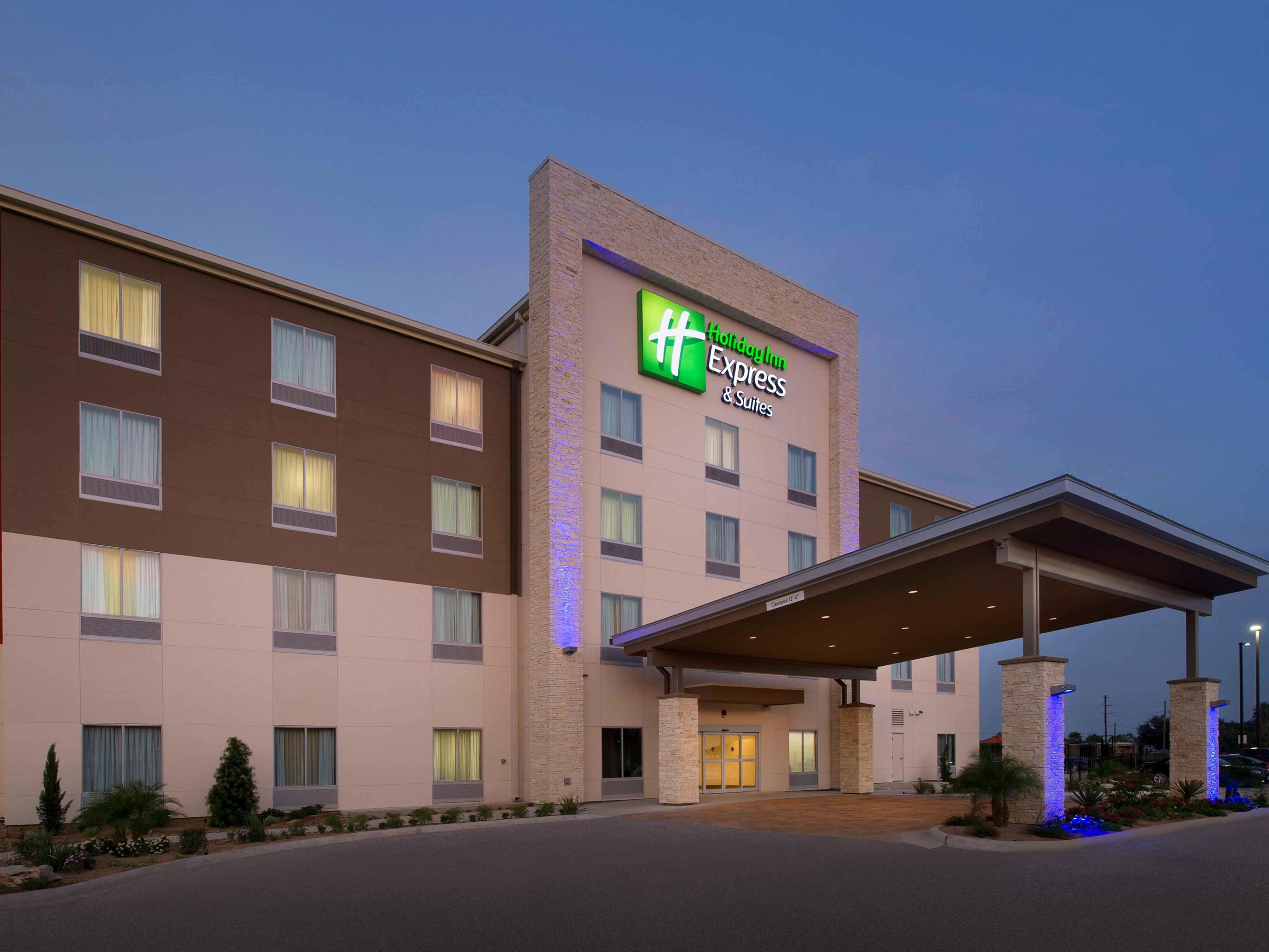 Welcome to the brand new Holiday Inn Express & Suites Bay City