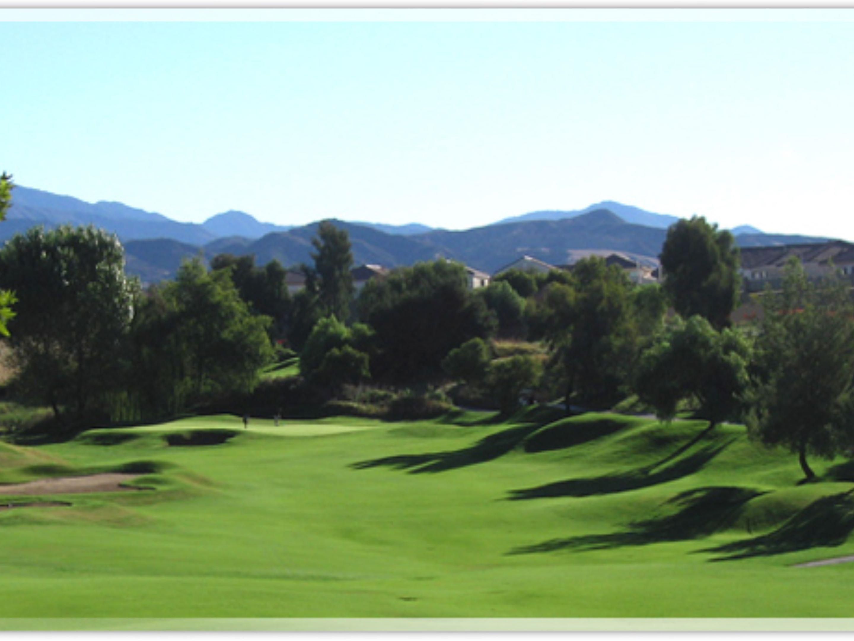 Just steps from Oak Valley Golf Course and a short drive to scenic Oak Glen, our hotel provides the perfect retreat to relax, explore, and discover the unique charm of Oak Valley. Enjoy championship golf, fresh mountain air, apple orchards, local shops, and family fun, all just minutes from our doorstep.