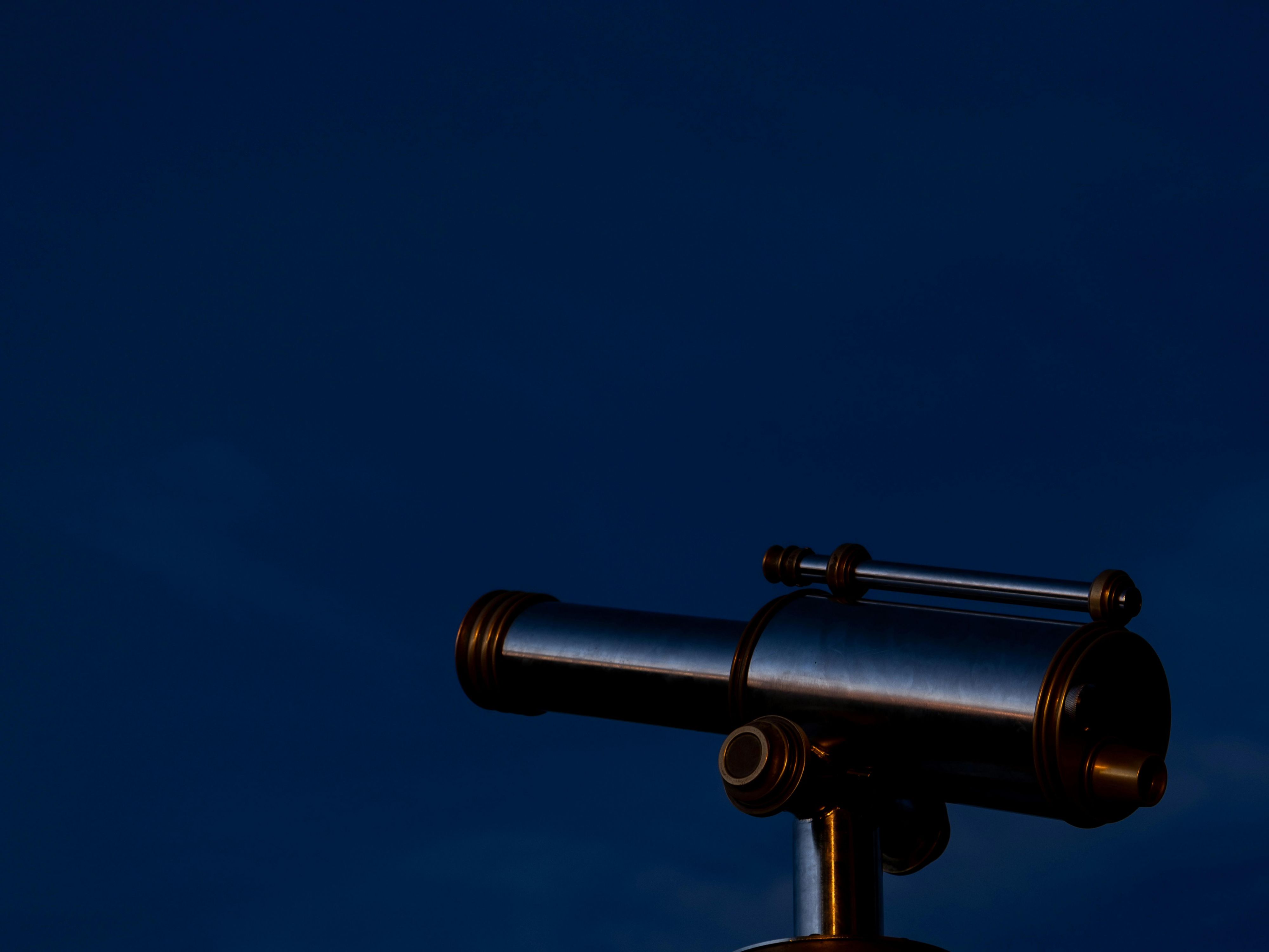 Just minutes from Belmont, the Hiller Aviation Museum in San Carlos invites guests to step inside the Starlab Planetarium for a 30-minute star show. Perfect for families, this immersive experience reveals constellations and navigation stars under a glowing dome, plus aircraft exhibits and year-round events.