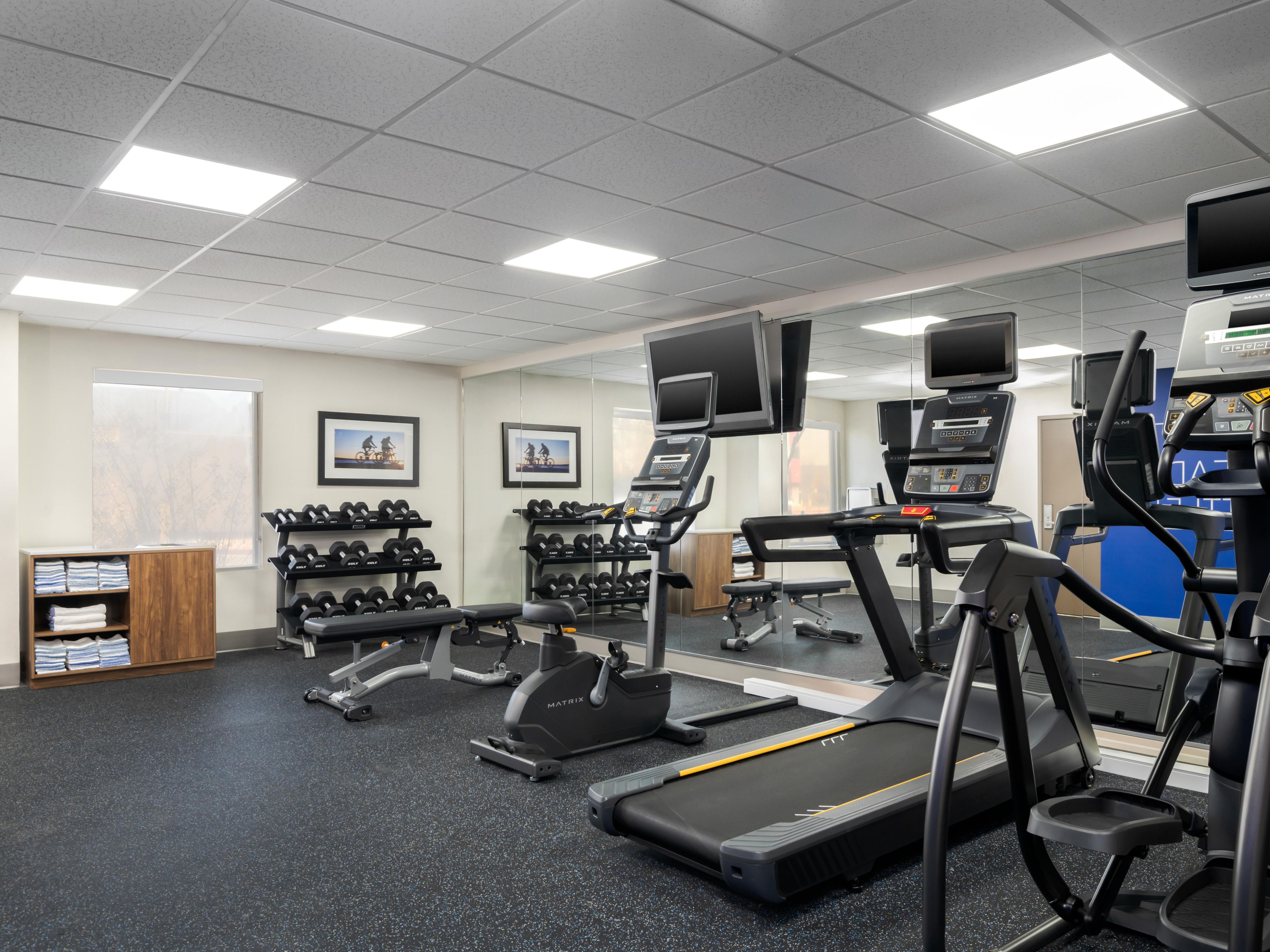 Free high-speed Wi-Fi, fitness center, and self-laundry facilities. Business center, Johnny Cash boardroom and Razorback meeting room.