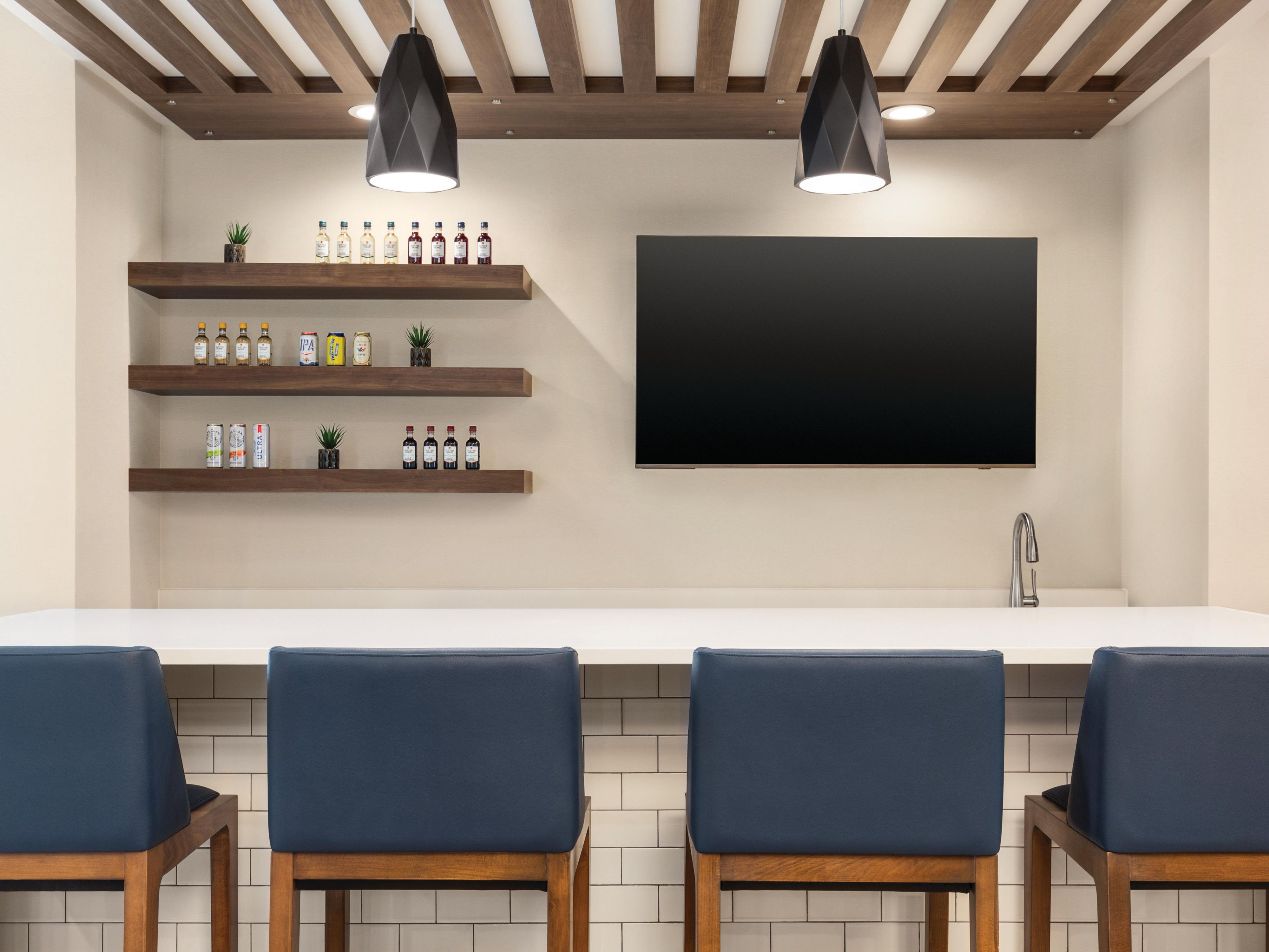 Come in and kick back and relax in our lounge! Located in our lobby with lots of comfortable seating, the lounge is open Monday through Saturday 4 PM to 9 PM. Featuring beer, wine and soft drinks for purchase! Grab a drink and chill out!