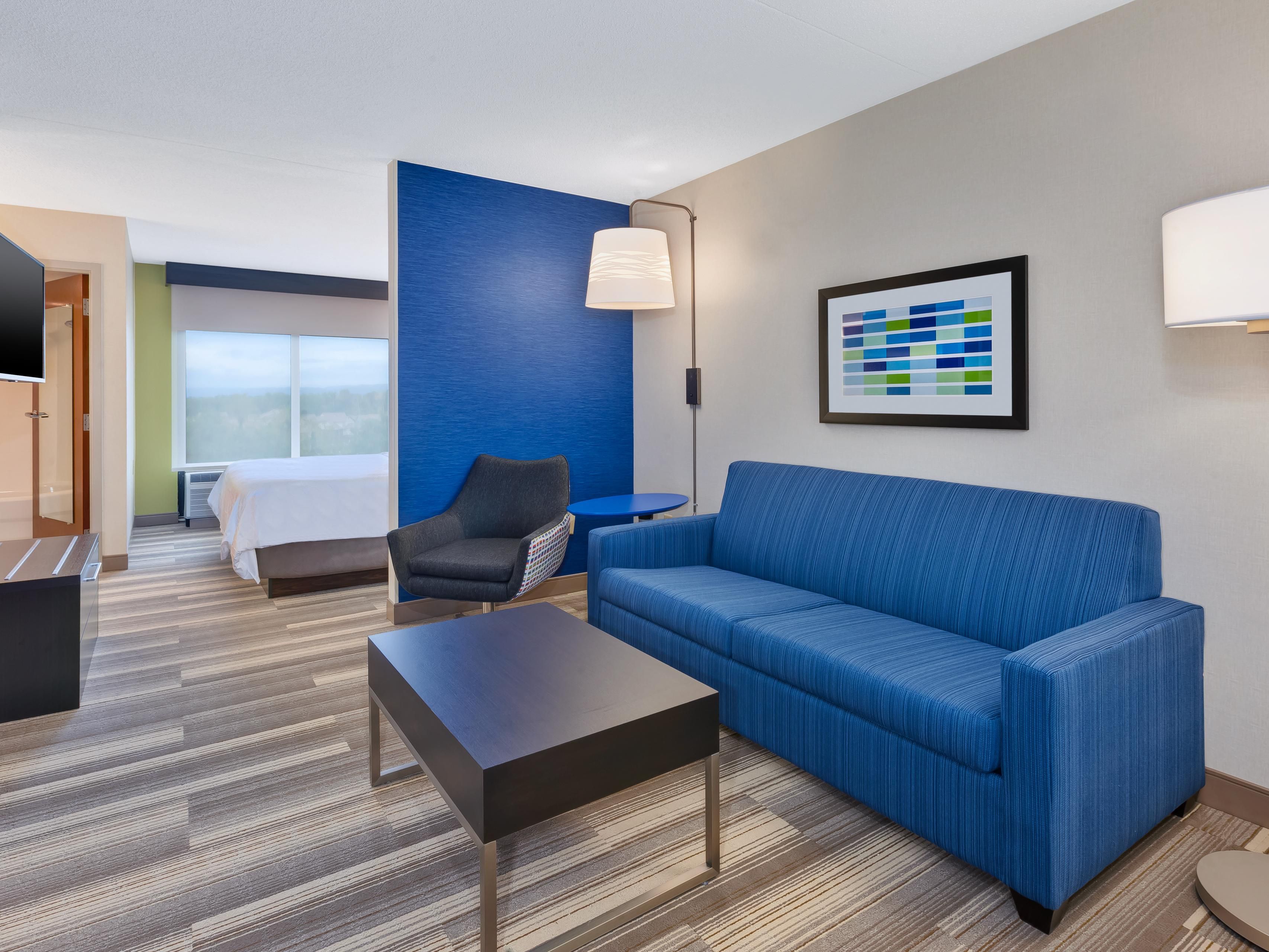 King Suite w/ Sofa Bed