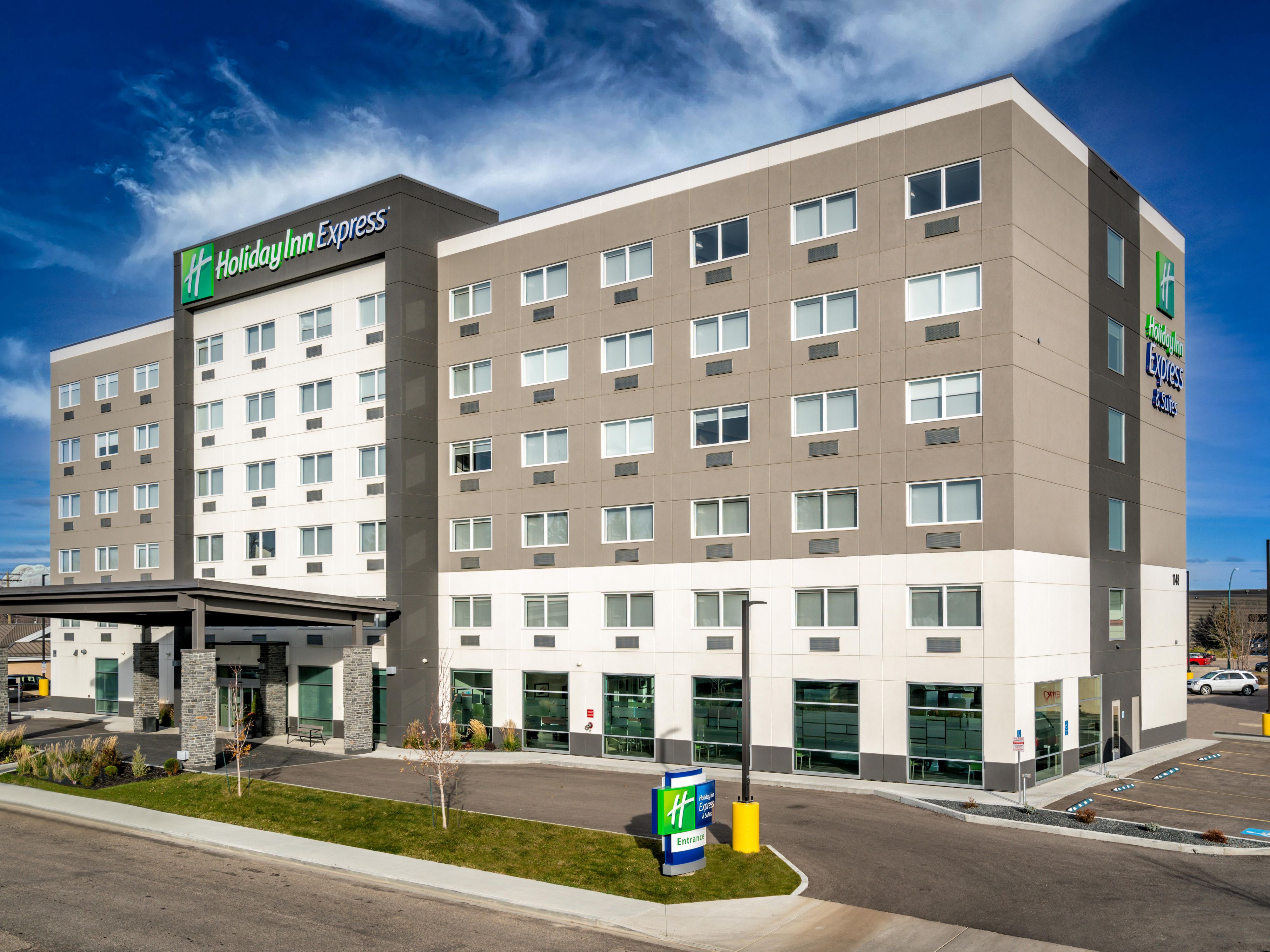 Welcome to Holiday Inn Express & Suites Brandon!
