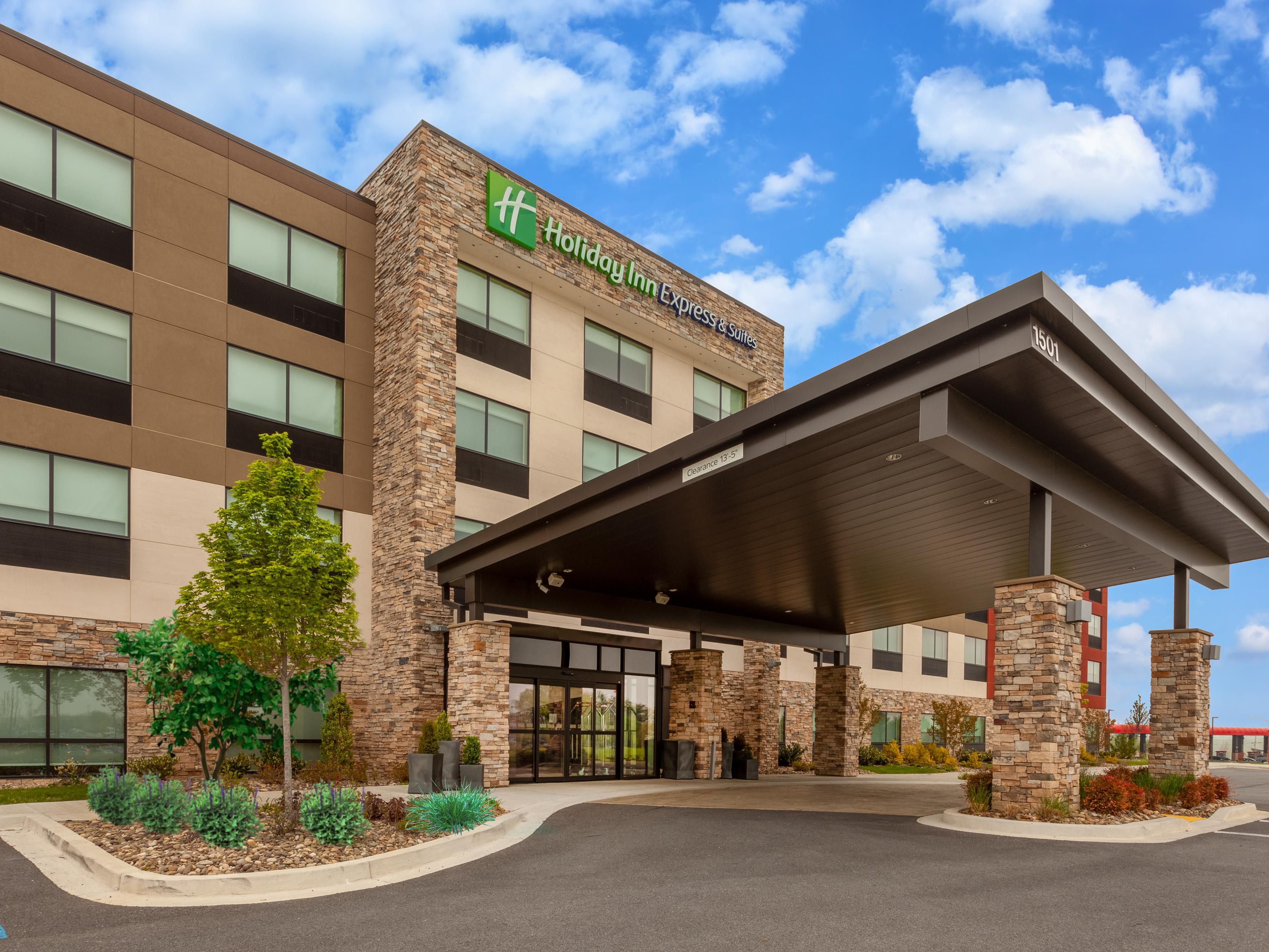 Welcome to the Holiday Inn Express & Suites