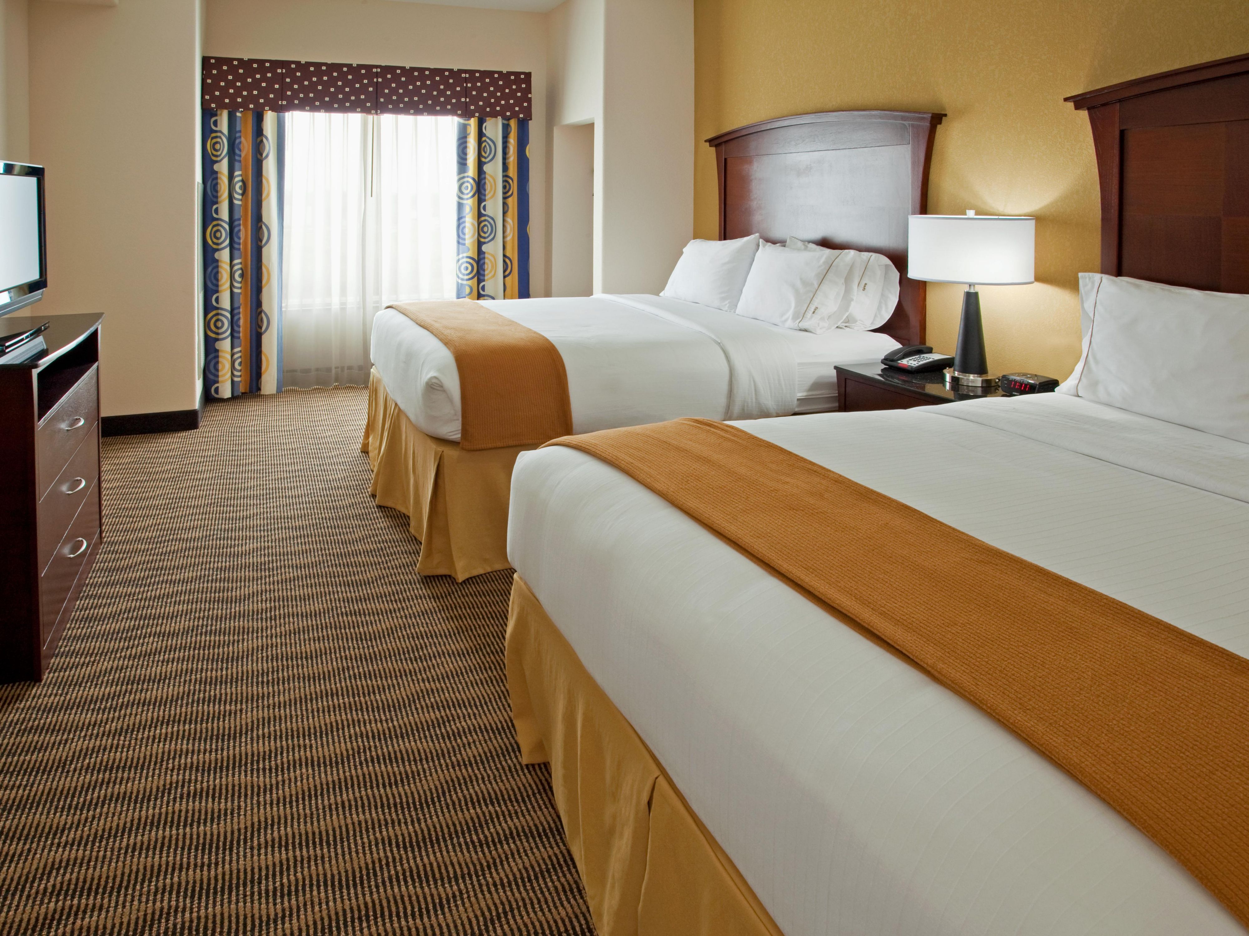 Our comfortable rooms and spacious suites offer everything you need for a great night's rest. Our rooms feature cozy pillows, plush bedding, new linens, and high-quality bath amenities to enhance your stay and make you feel at home.