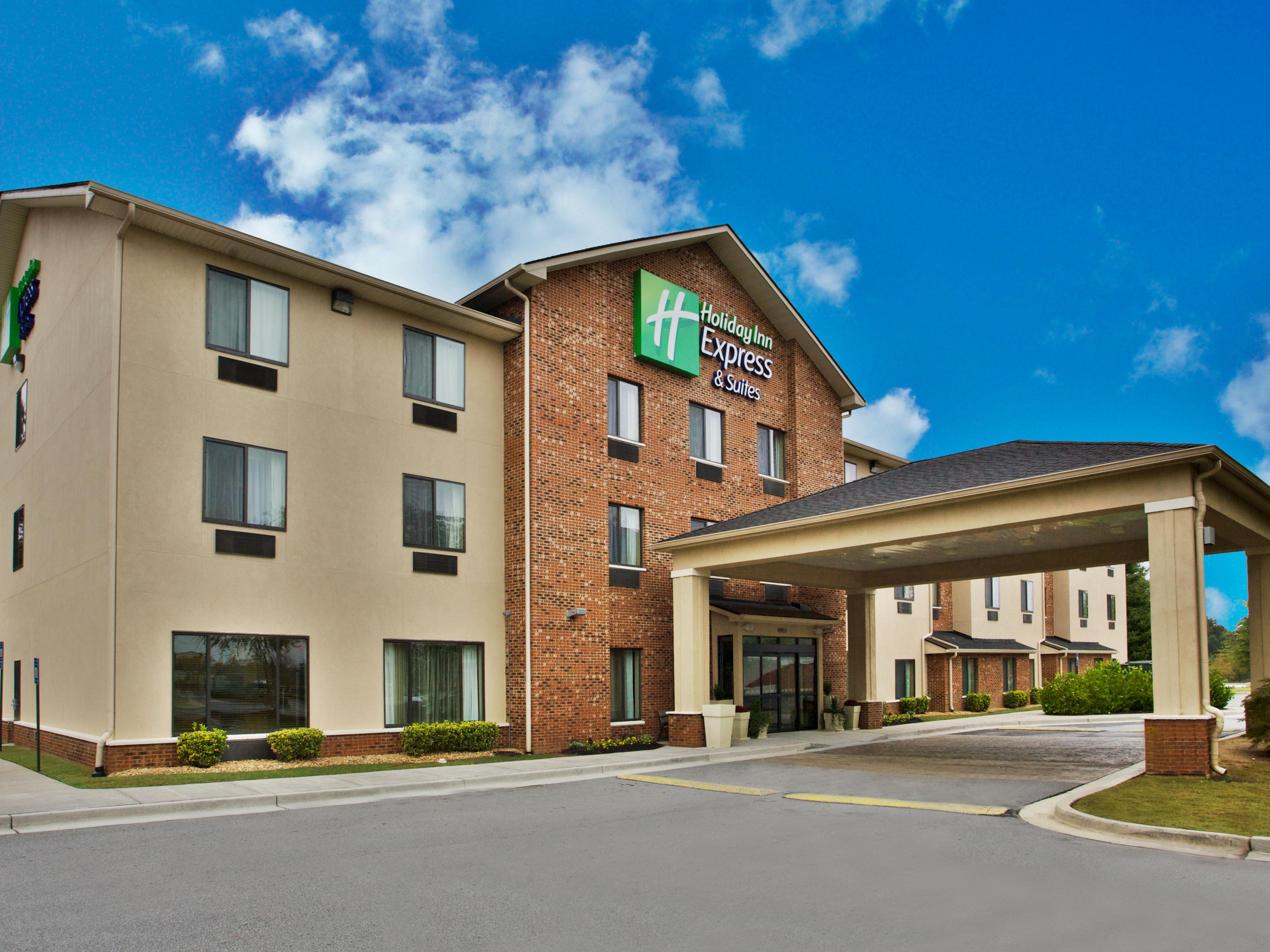 Our team takes pride in delivering outstanding service with a smile. From personalized recommendations to prompt assistance, we’re dedicated to making your stay seamless and memorable. Experience exceptional Southern hospitality that will make you feel right at home.