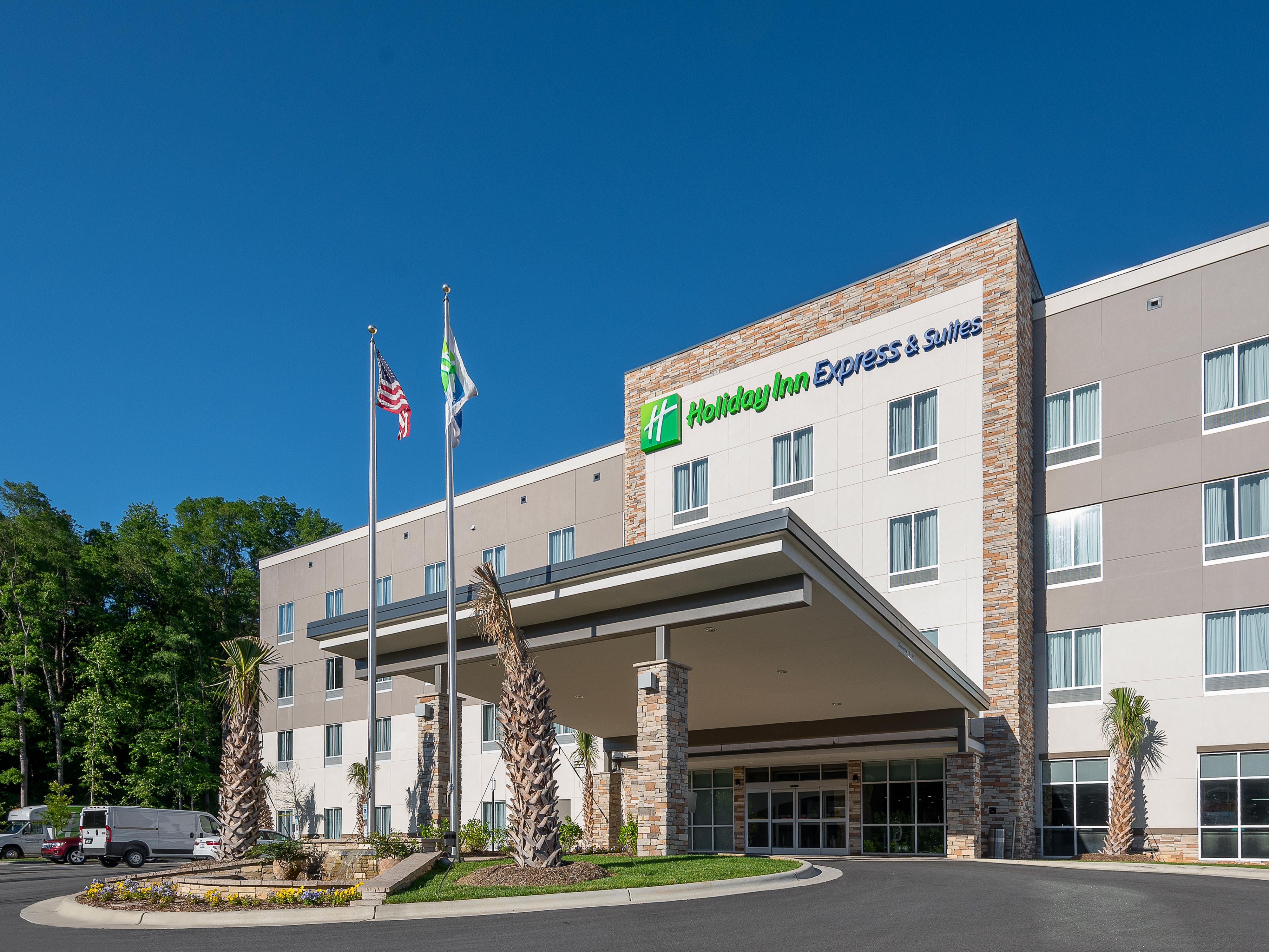 Welcome to the Holiday Inn Express-Charlotte Airport.