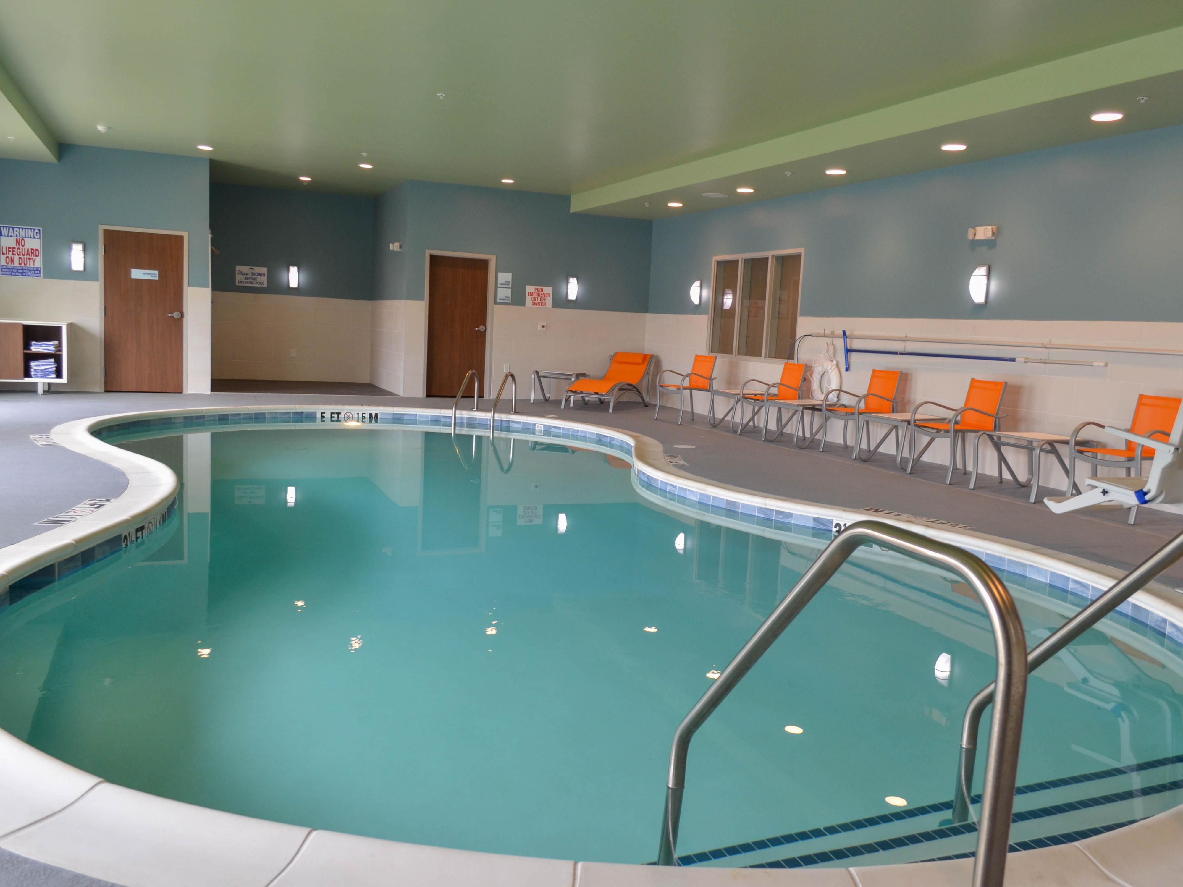 Our heated indoor pool offers the perfect year-round retreat, no matter the weather. Open daily from 7:00 AM to 10:00 PM, the pool provides a comfortable and relaxing environment for a morning swim or an evening soak. Whether traveling with family or flying solo, this inviting space allows you to unwind during your stay.