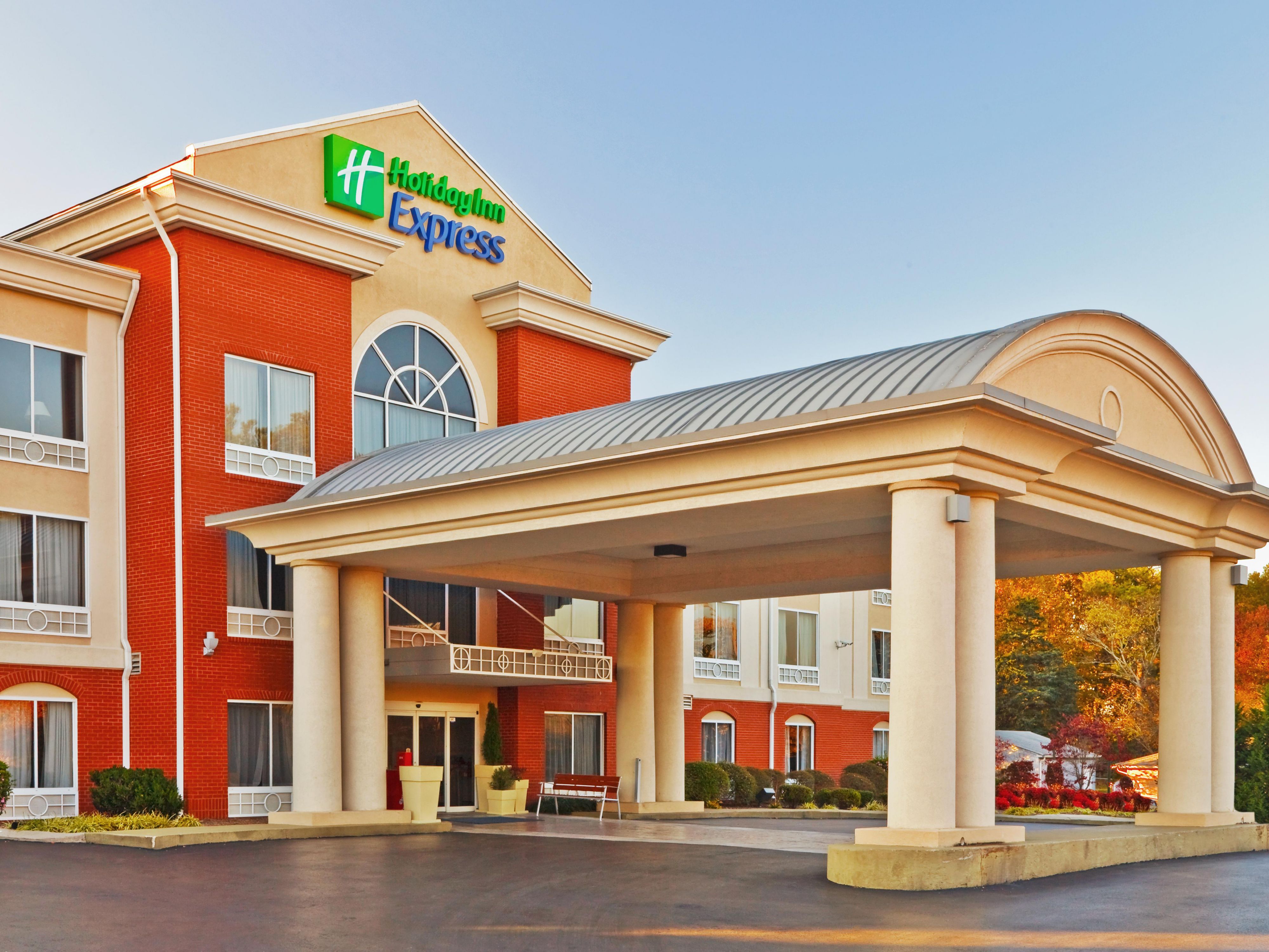 Welcome to Holiday Inn Express & Suites Chattanooga (East Ridge).