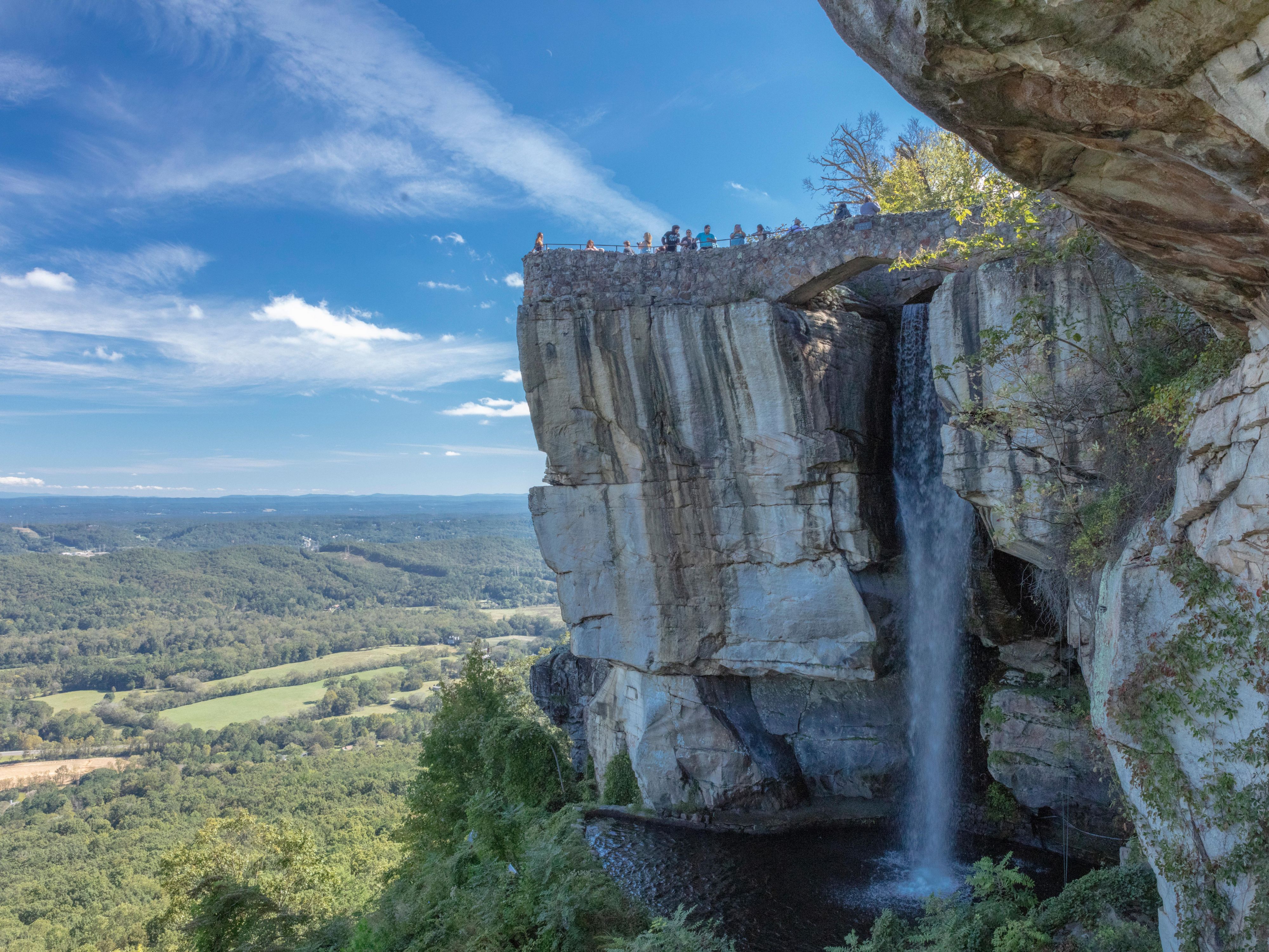 Say “I do” with breathtaking mountain views and plan the wedding of your dreams at The Venue Chattanooga, just one mile from Holiday Inn Express & Suites. Make our Chattanooga hotel the perfect resting place for all your wedding weekend events.