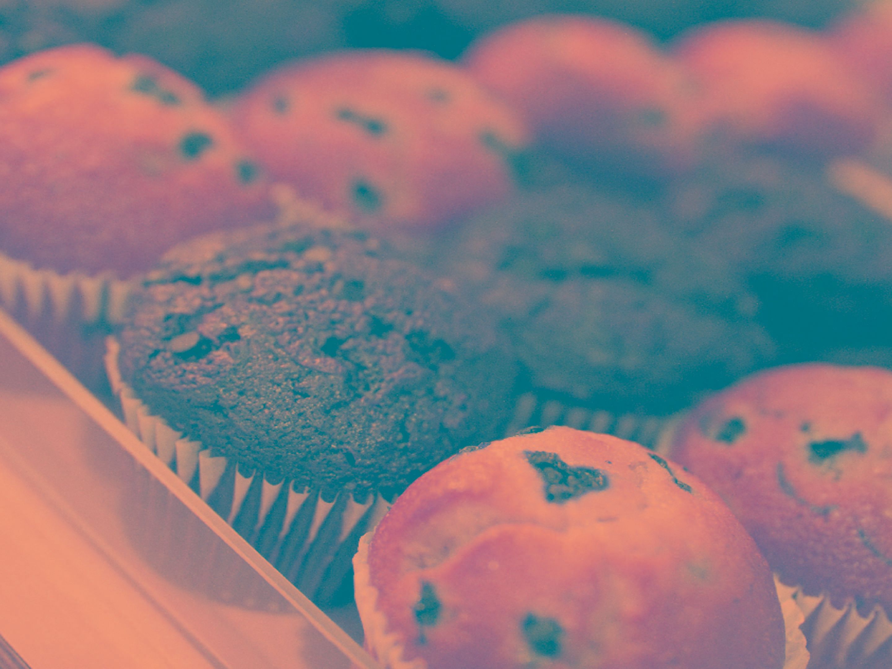 Start each day with our free Express Start® Breakfast Buffet featuring hot and cold selections and grab-and-go options. Enjoy eggs, bacon, and pancakes, or opt for cereal, yogurt, and fresh fruit. Save room for one of our famous signature cinnamon rolls. Breakfast is served daily, 6:30am to 9:30am.