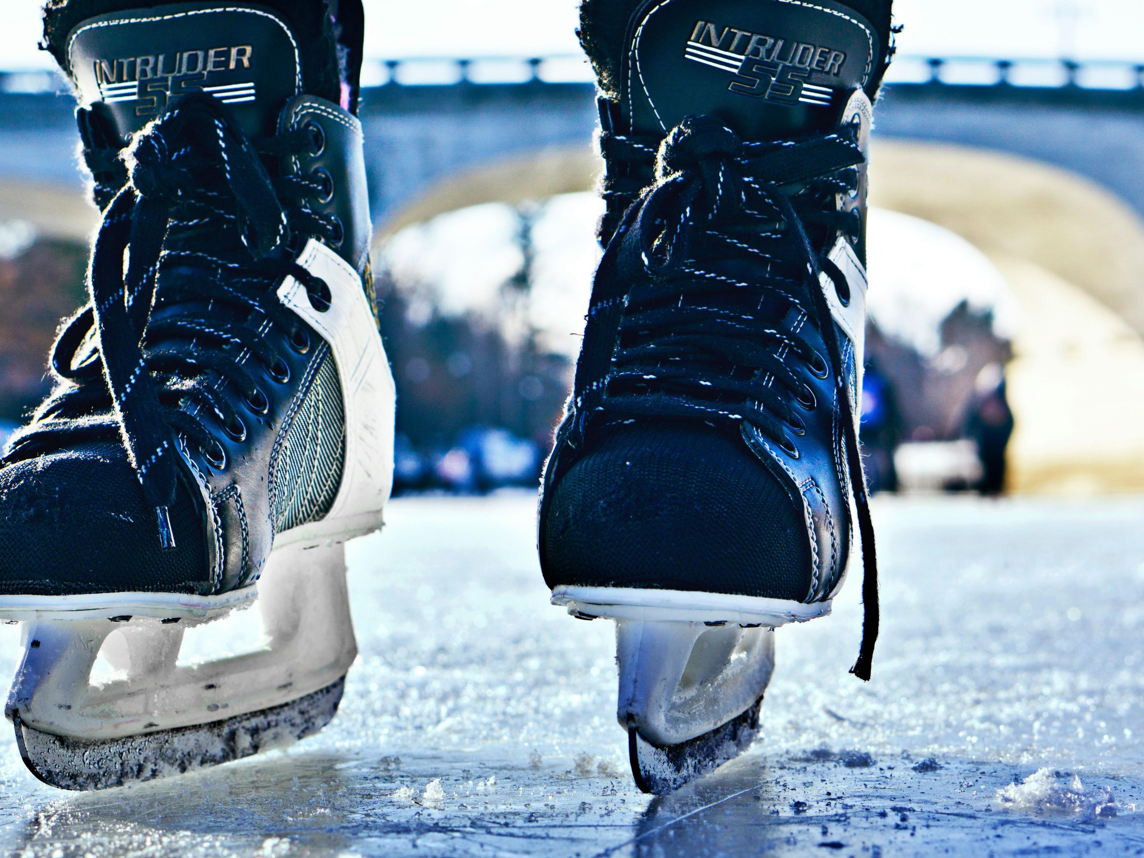 Score a great nights sleep in our comfort plus beds with the whole team. Contact our hotel direct to book your group!