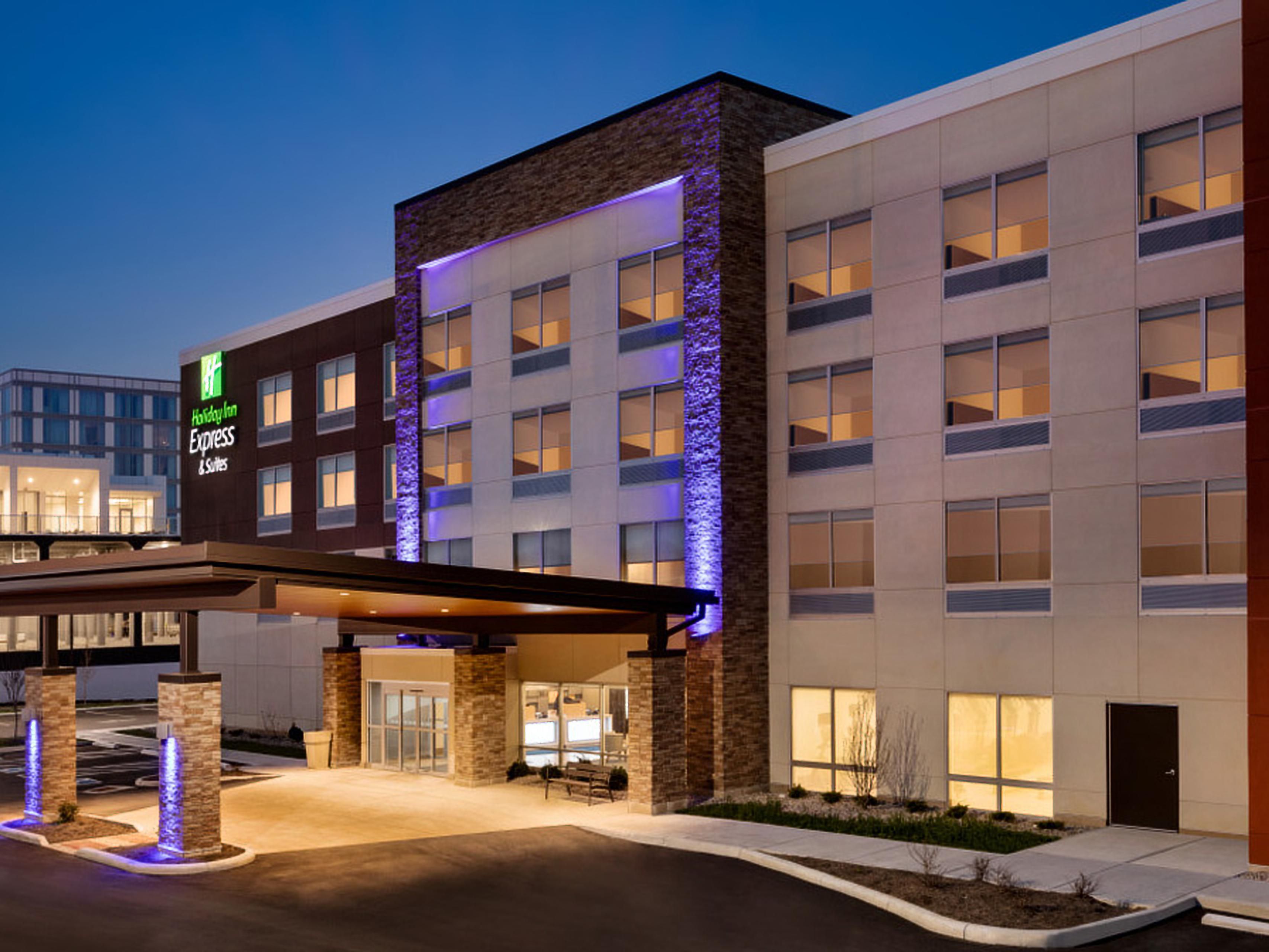 Best hotel to stay few minutes away from downtown Cincinnati.