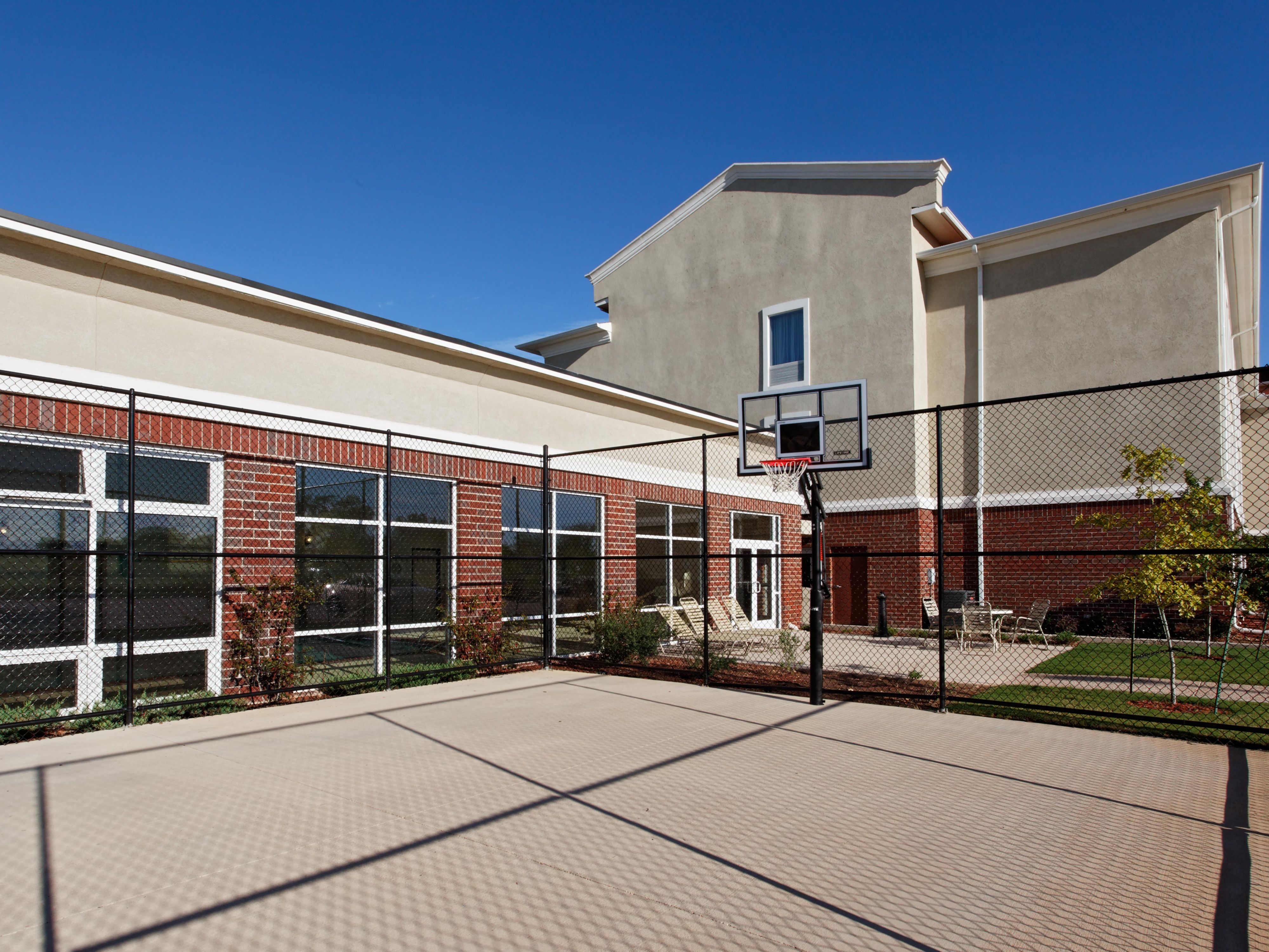 Make your own game and stay fit while traveling by using our onsite basketball court.  The front desk team has you covered with complimentary basketballs to use during you stay. 