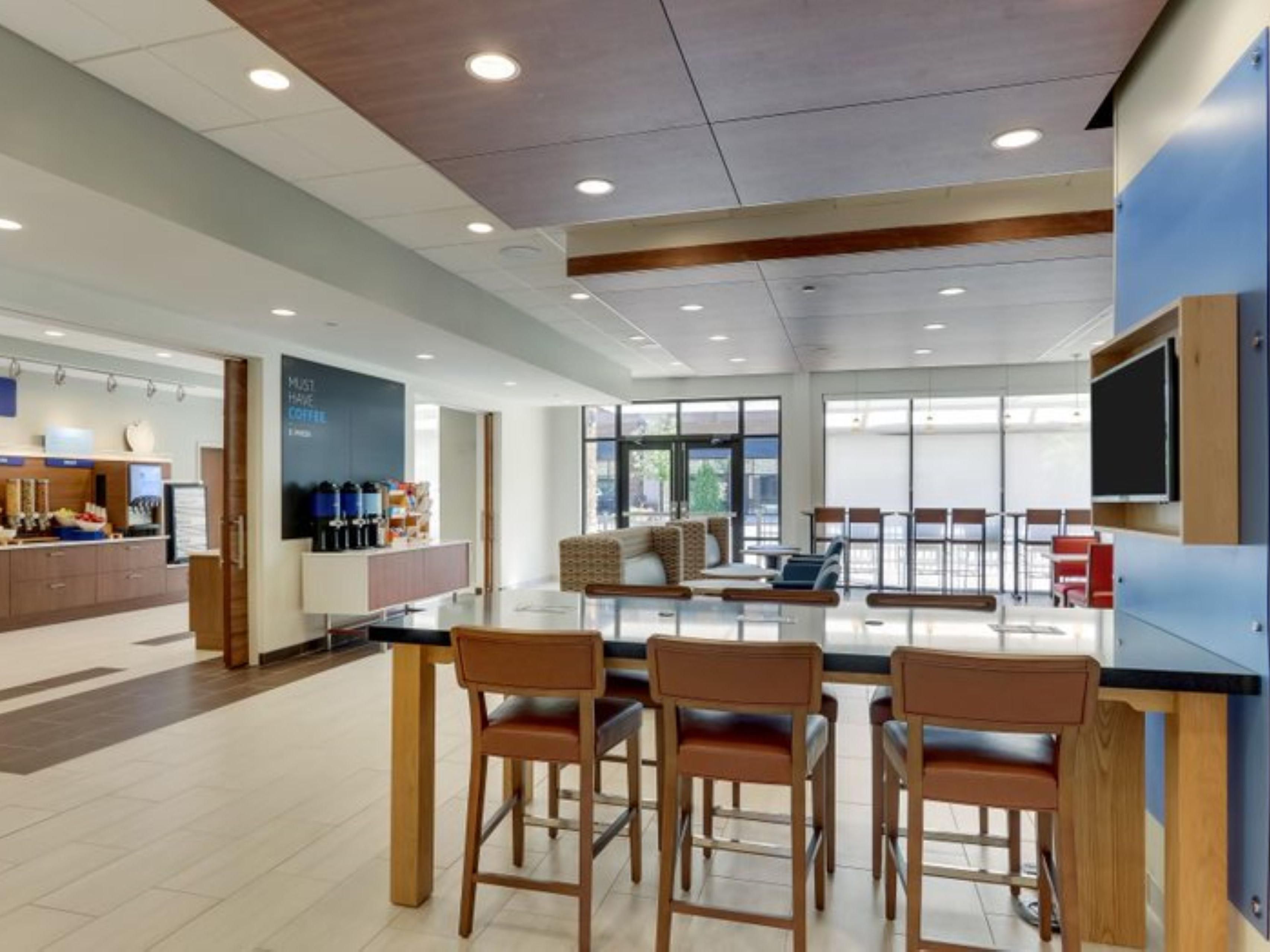 Savor the taste of freshly brewed coffee around the clock with our new bean-to-cup coffee machine, available 24/7 in the lobby! Should you desire the comfort of brewing in your room, simply request an in-room brewer from our front desk. Elevate your stay with us and relish every sip of our exceptional coffee!