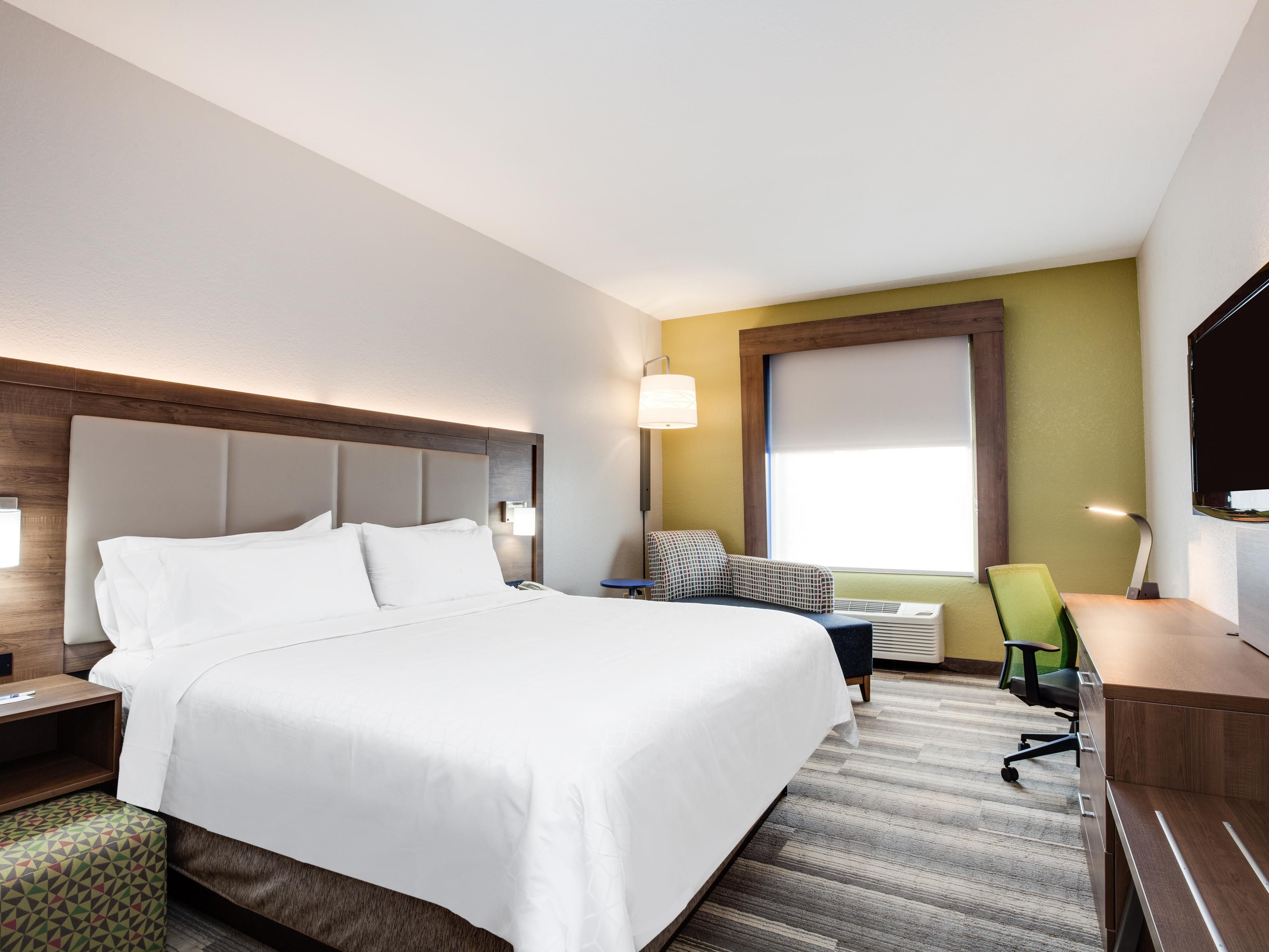 1 King Bed Leisure Nonsmoking