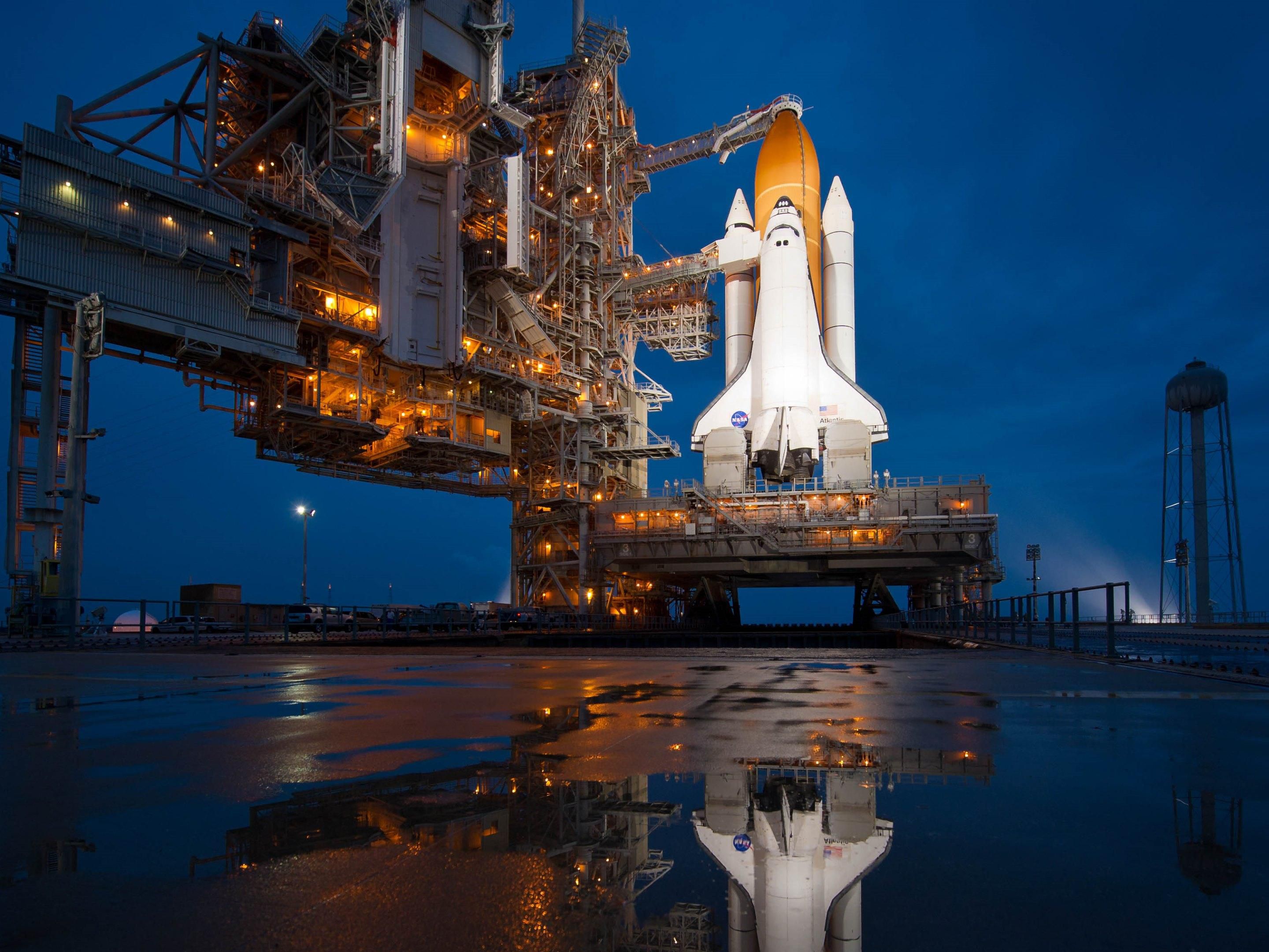 Witness incredible liftoffs from iconic sites like Kennedy Space Center and Cape Canaveral. Feel the ground rumble, see stunning smoke trails, and be part of history as SpaceX, NASA, and other space agencies launch missions into the stars.