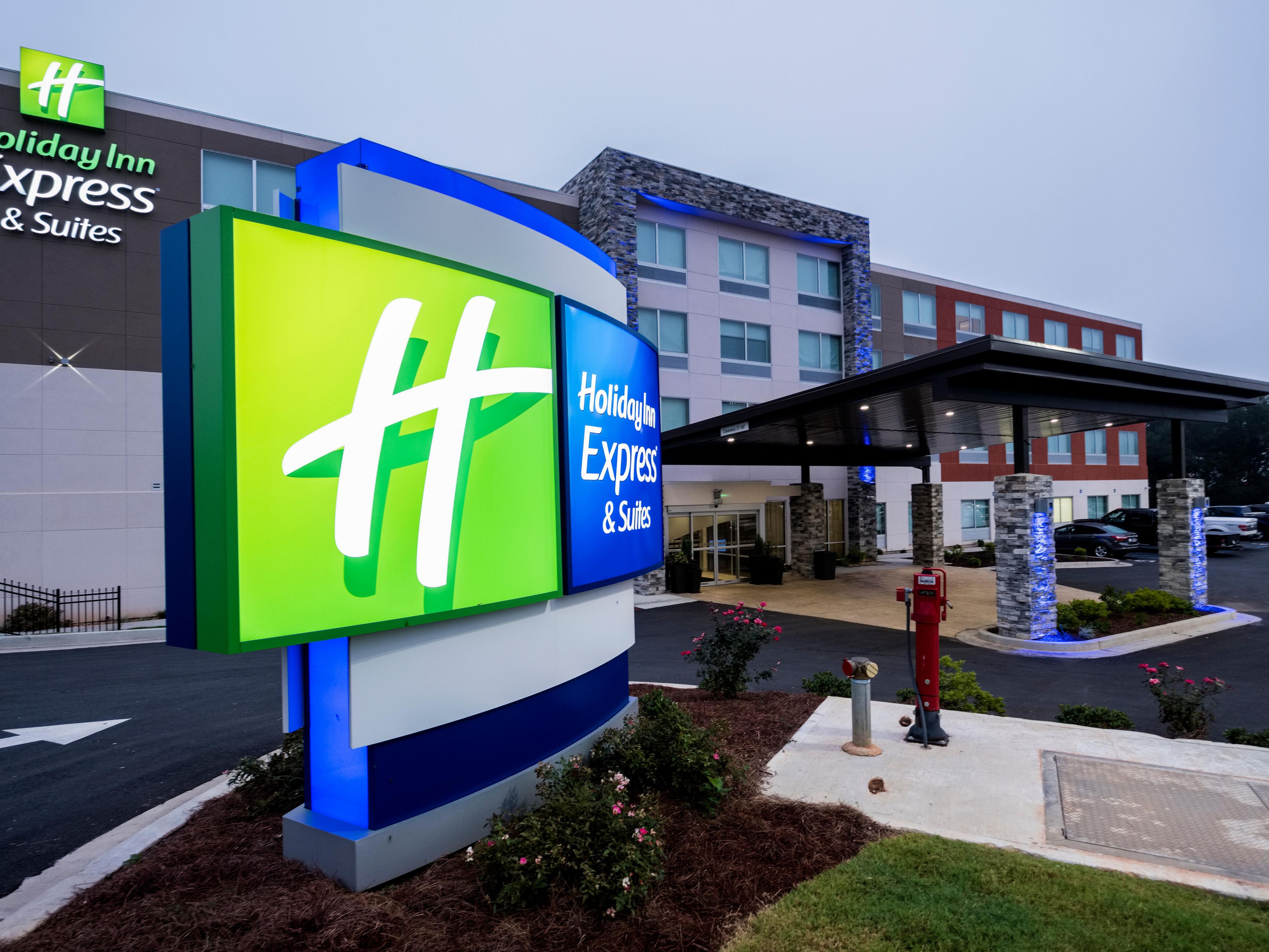 Enjoy hassle-free travel with free parking at the Holiday Inn Express & Suites Commerce! We offer complimentary daily self-parking exclusively for our registered guests. Rest easy knowing your car is parked safely while you enjoy your stay near the North Georgia Mountains and local attractions.