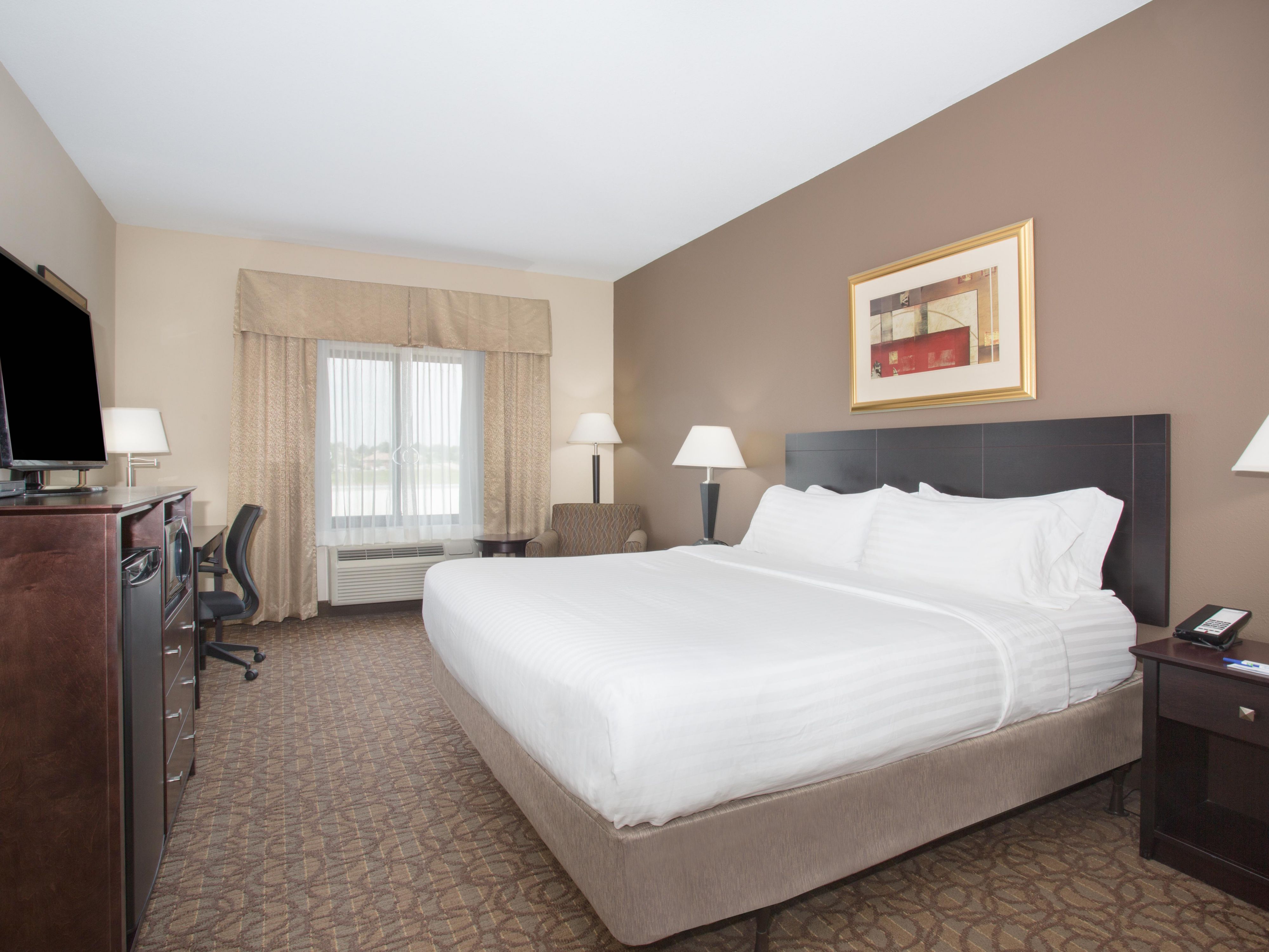 King guest room at Holiday Inn Express & Suites Concordia